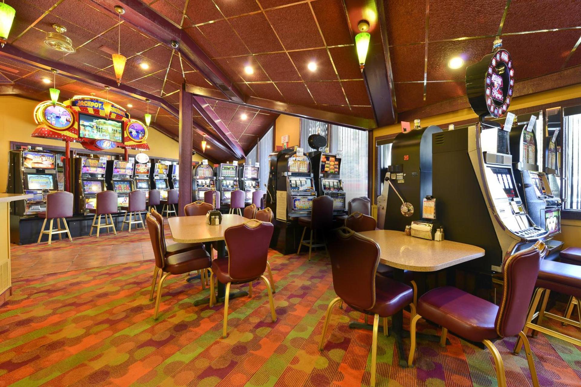 Super 8 by Wyndham Deadwood Black Hills Area photo 33