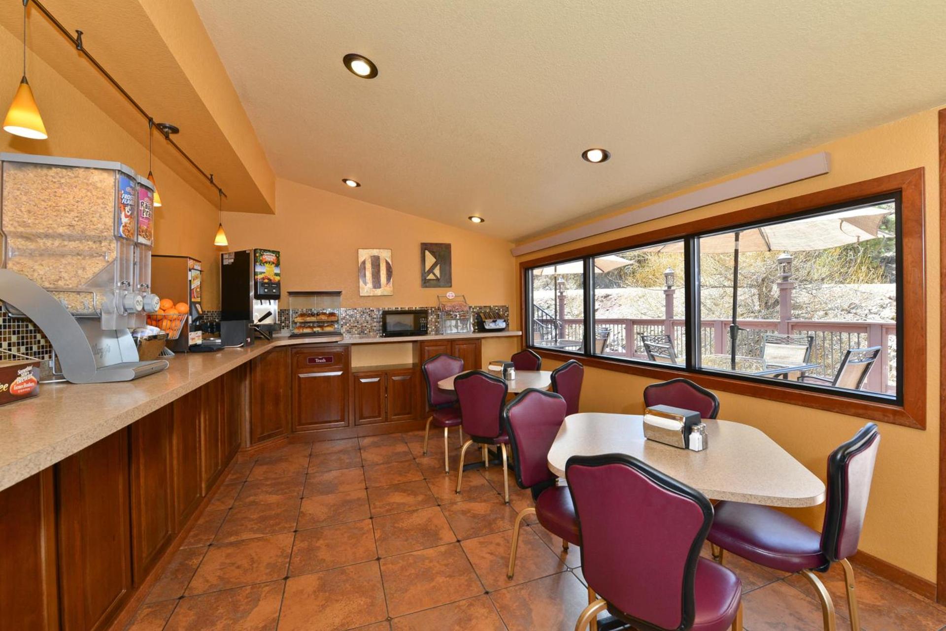 Super 8 by Wyndham Deadwood Black Hills Area photo 30