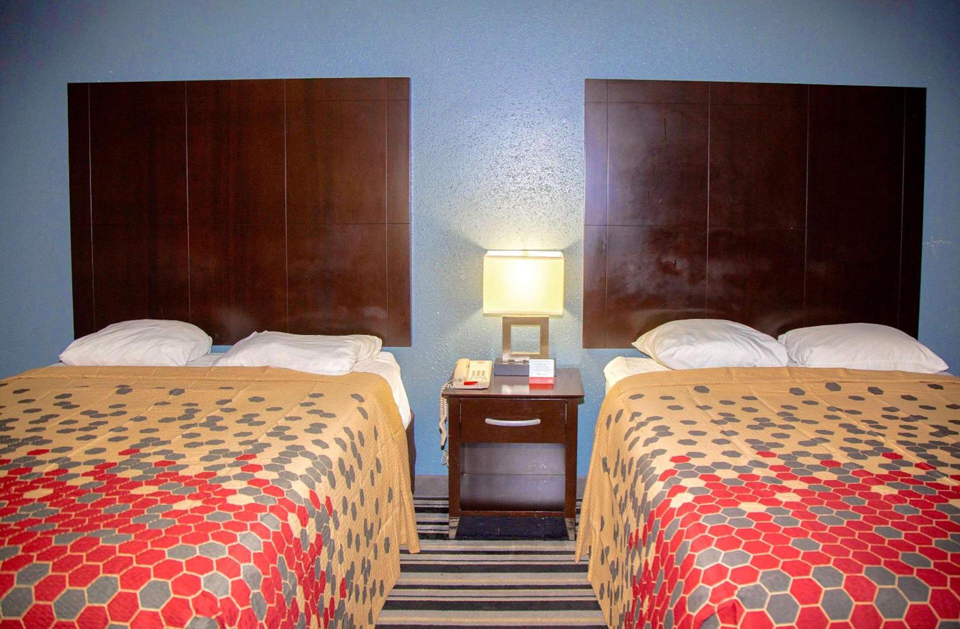 Econo Lodge Ardmore photo 13