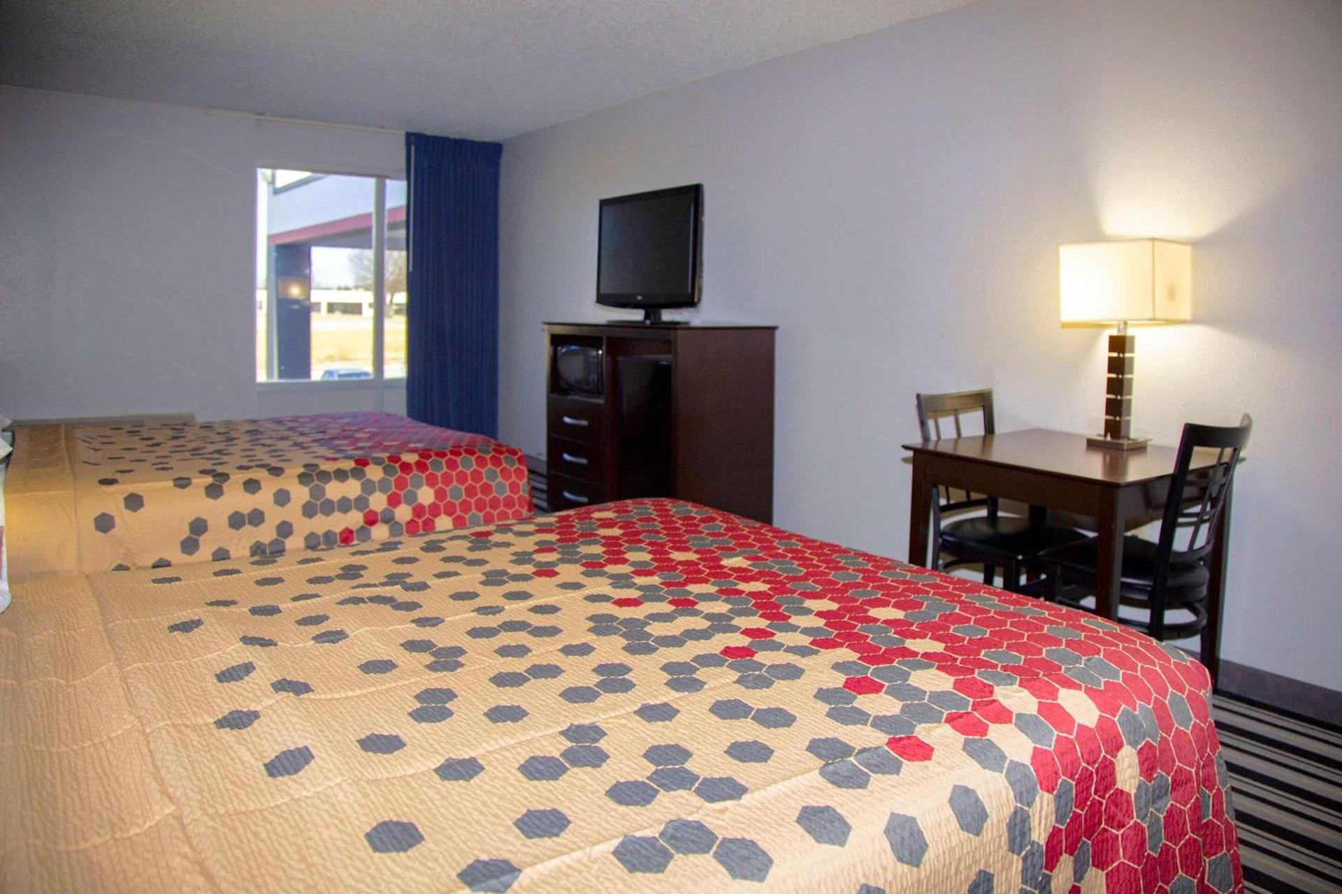 Econo Lodge Ardmore photo 14