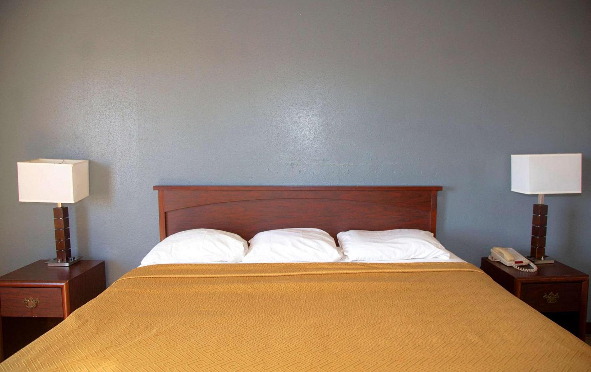 Econo Lodge Ardmore photo 27