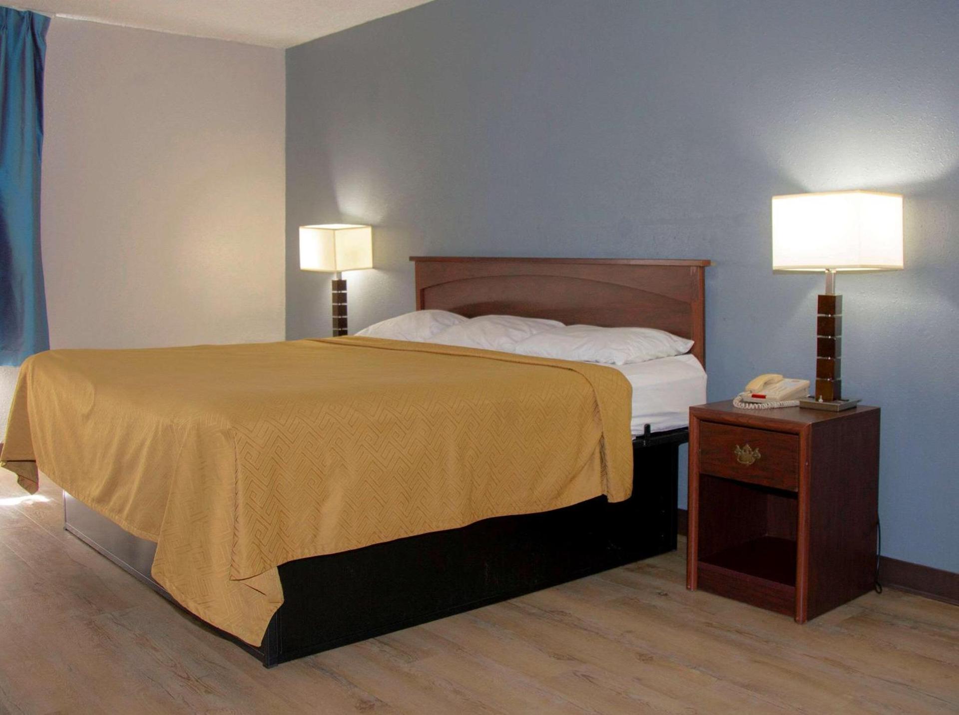 Econo Lodge Ardmore photo 28