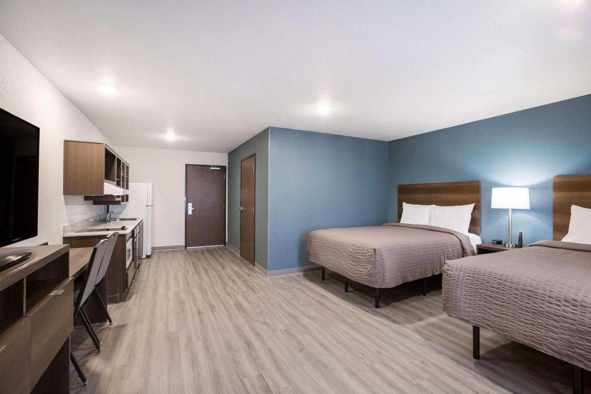 WoodSpring Suites Detroit Madison Heights photo 17