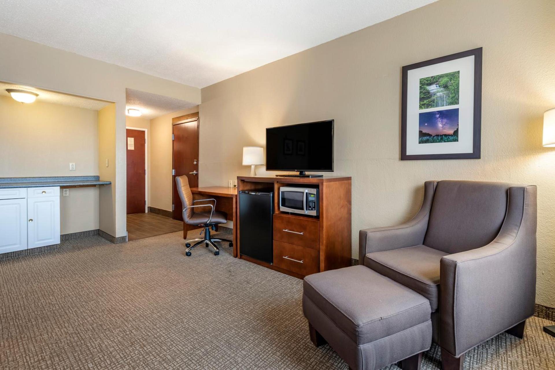 Comfort Inn Madison near Clifty Falls photo 54