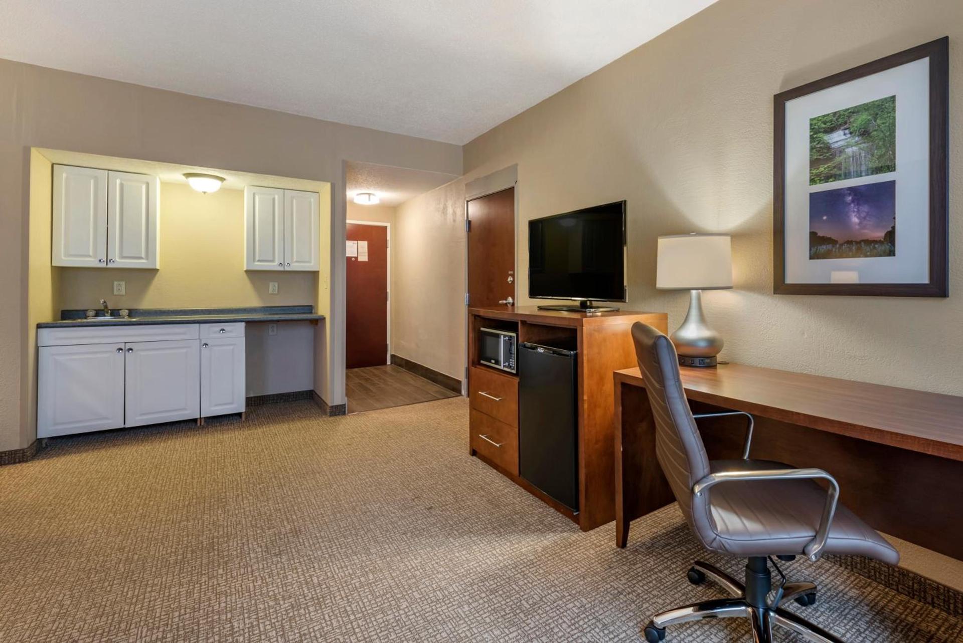 Comfort Inn Madison near Clifty Falls photo 48