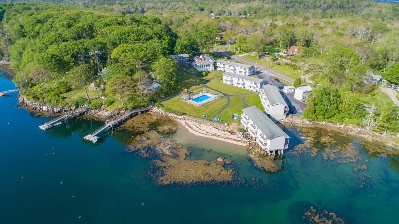 Smuggler's Cove Inn photo 14