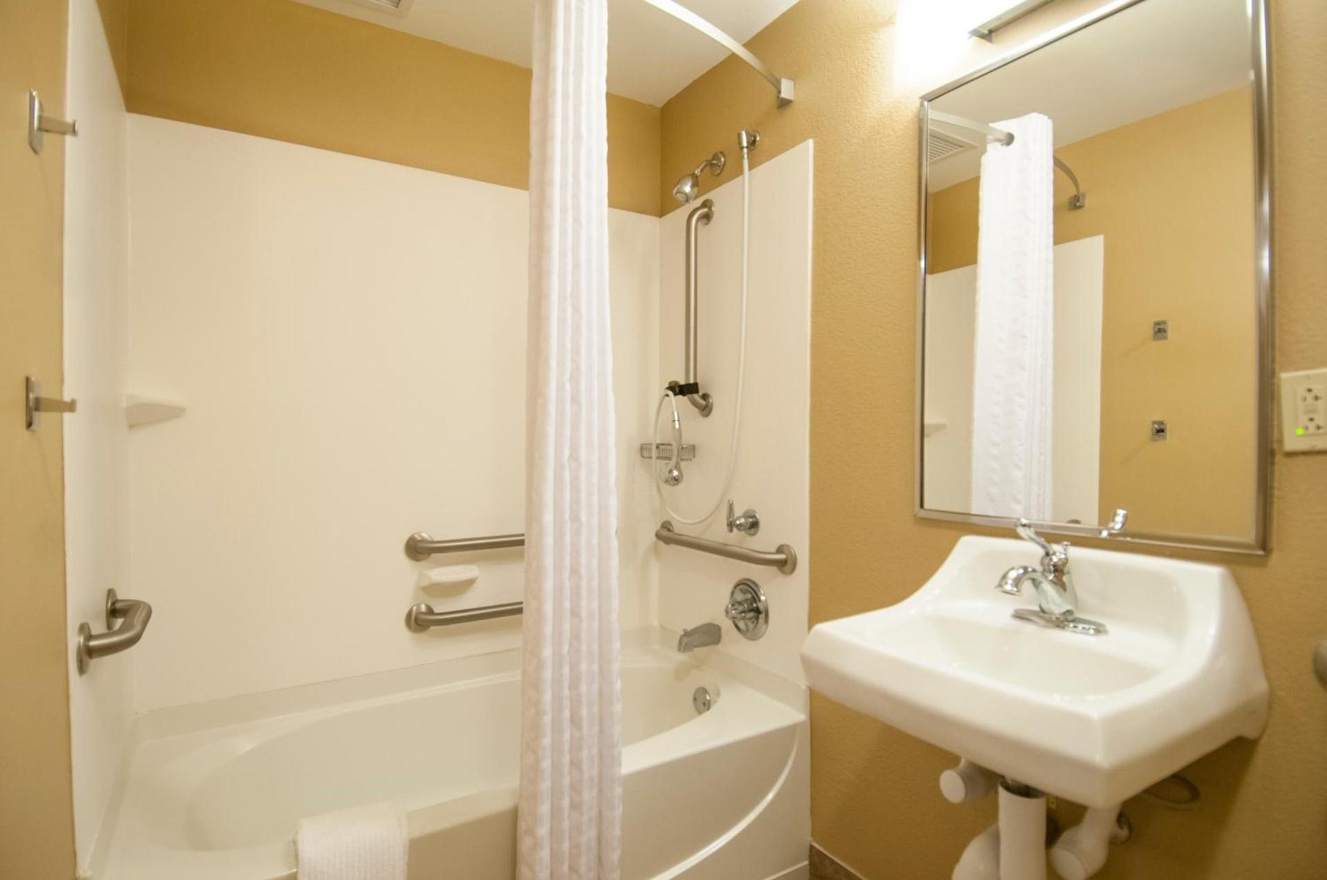 Candlewood Suites Flowood, MS by IHG photo 26