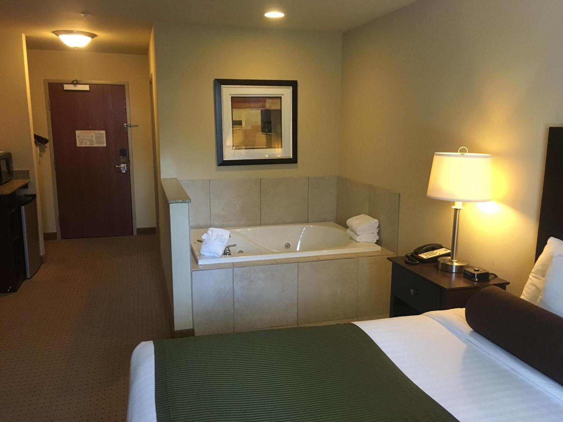 Cobblestone Inn & Suites - Durand photo 25
