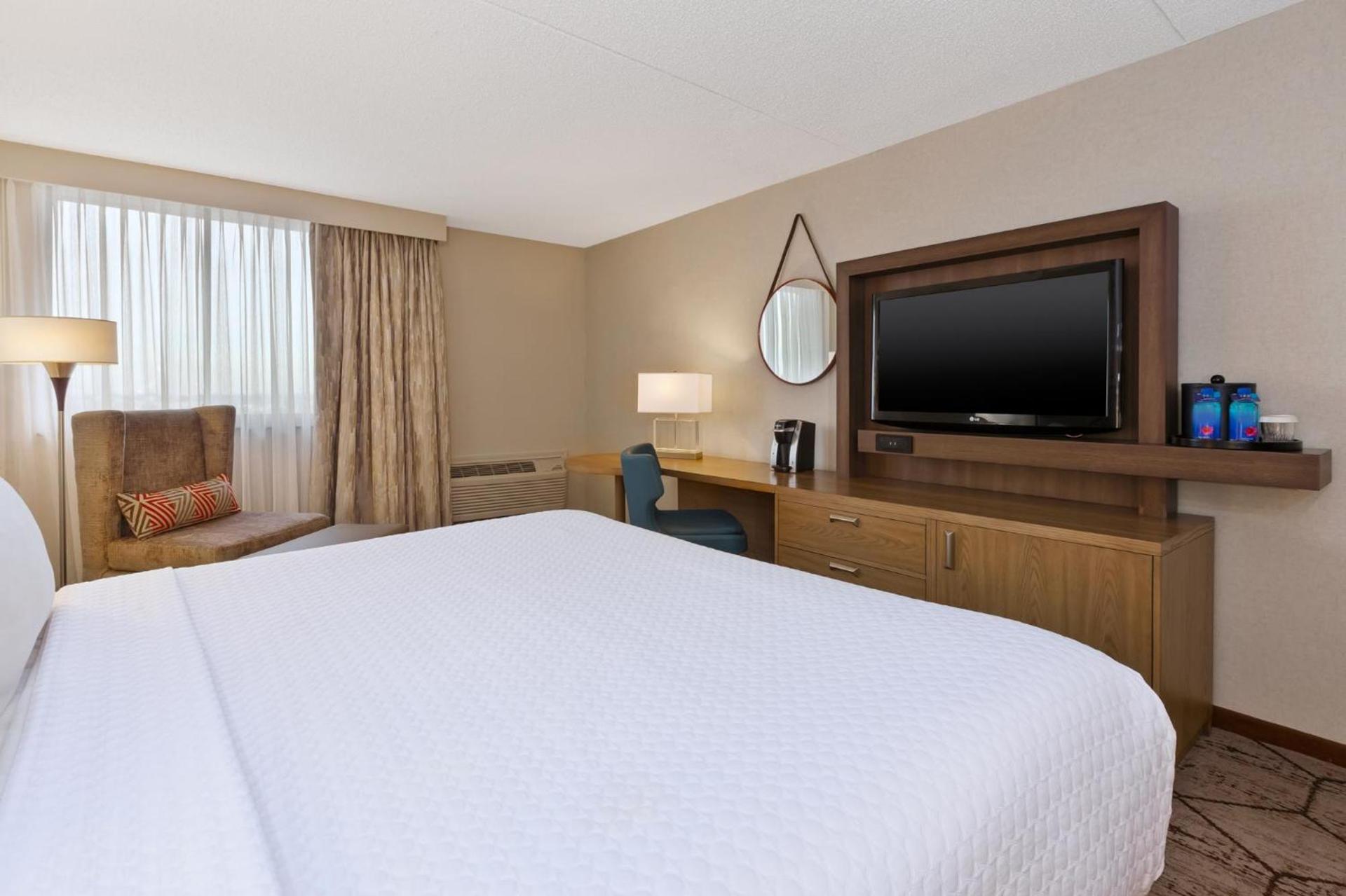 Crowne Plaza Columbus North - Worthington by IHG photo 9