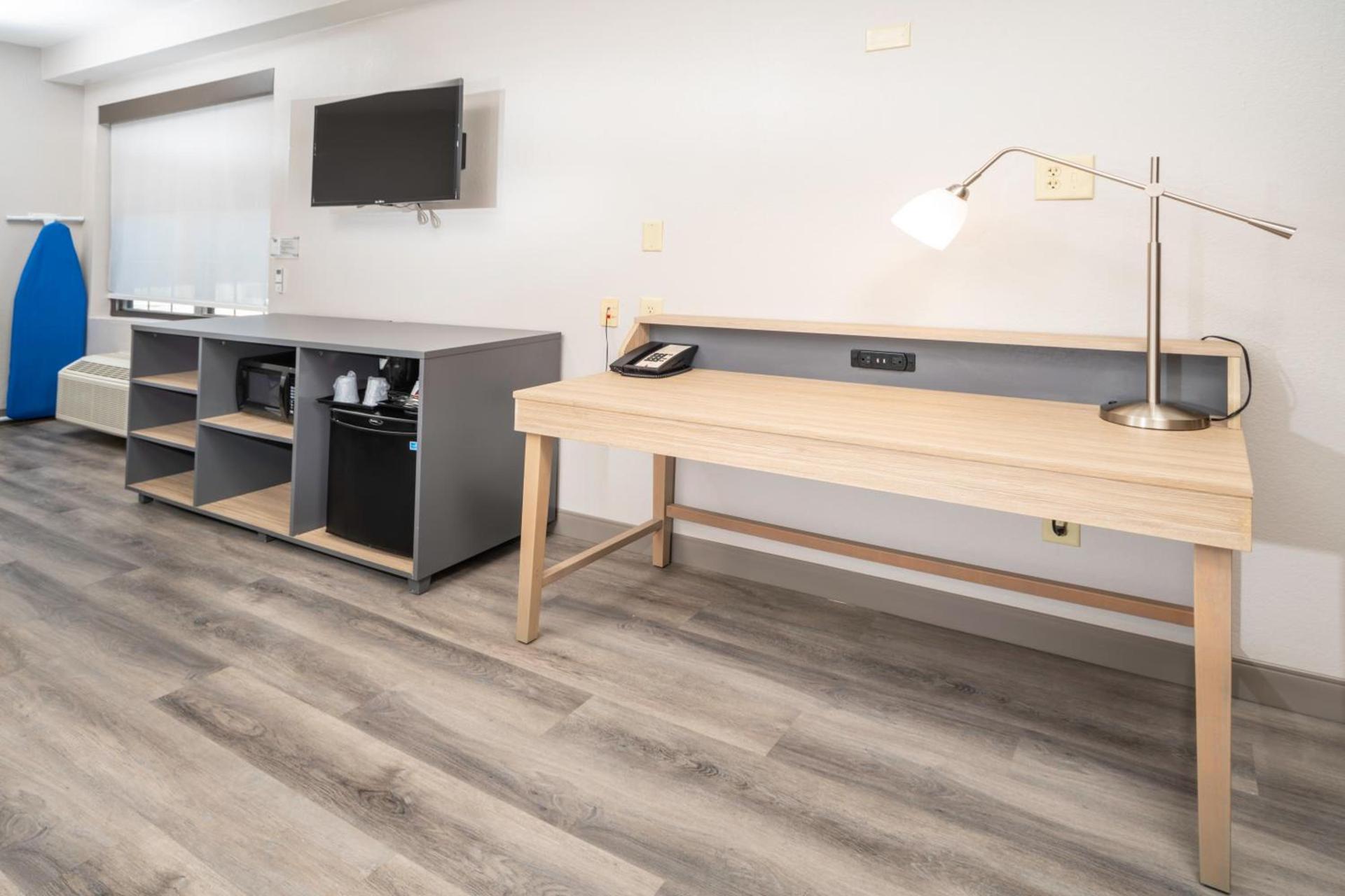 Country Inn & Suites by Radisson, Stone Mountain, GA photo 68