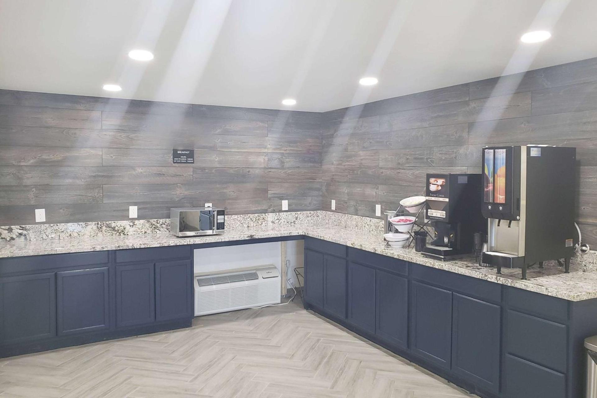 Baymont by Wyndham Morganton photo 7