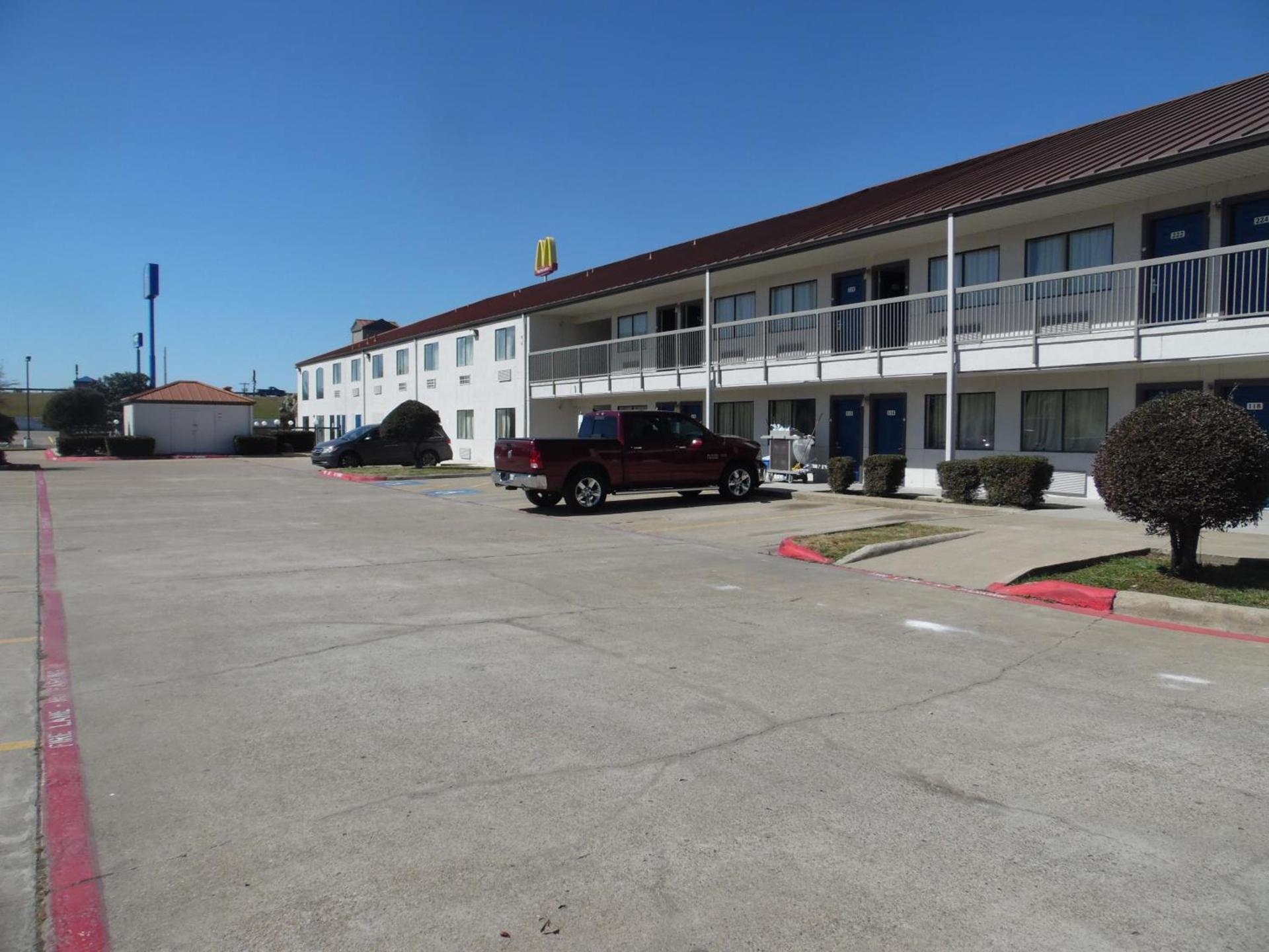 Motel 6-Ennis, TX photo 32