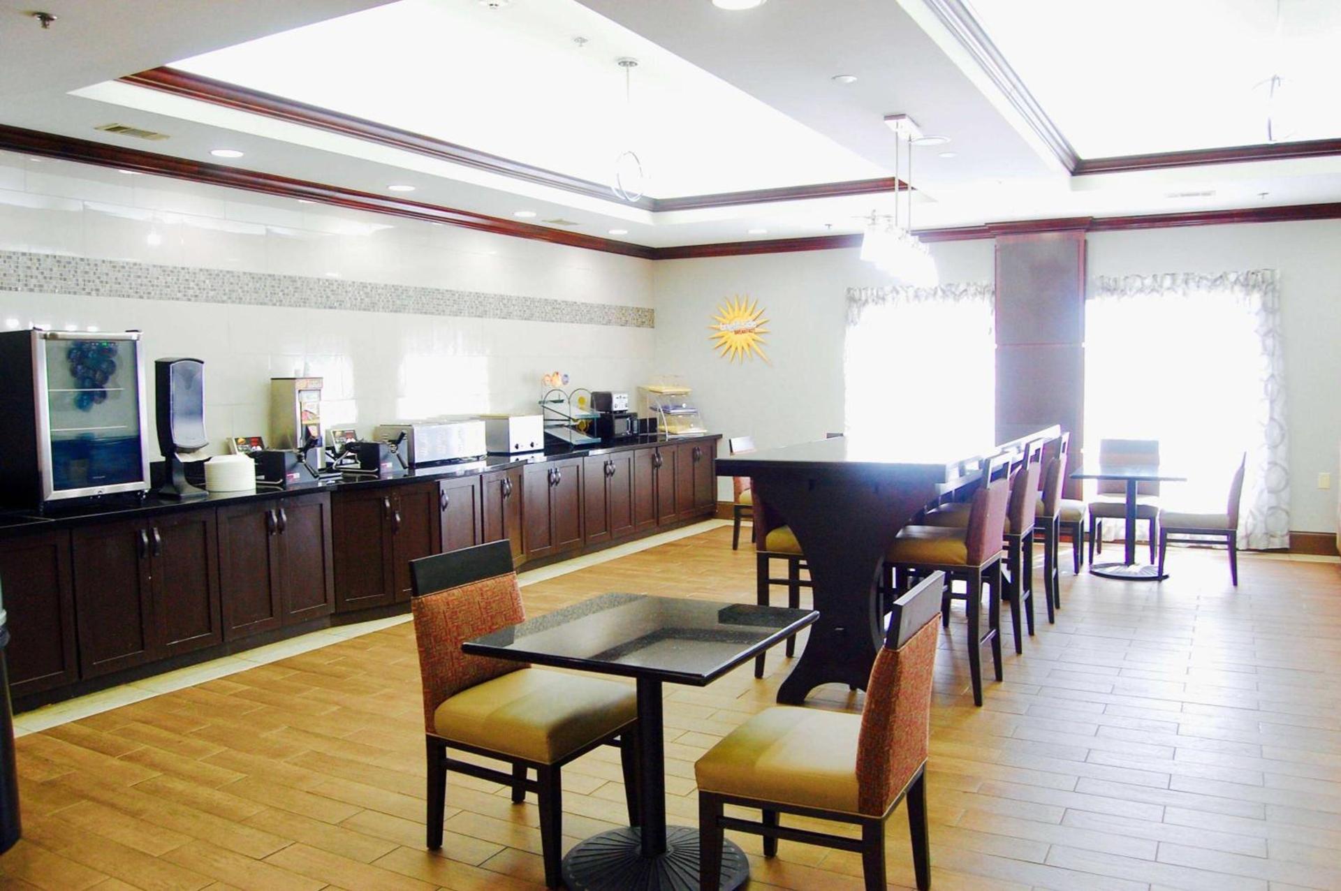 La Quinta by Wyndham Tupelo photo 33