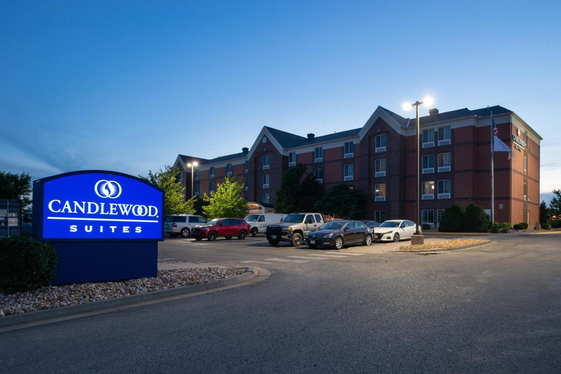 Candlewood Suites Olathe by IHG photo 17