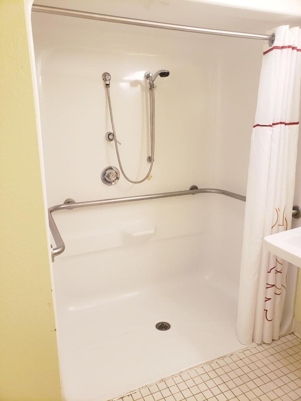 MainStay Suites Raleigh - Cary photo 20