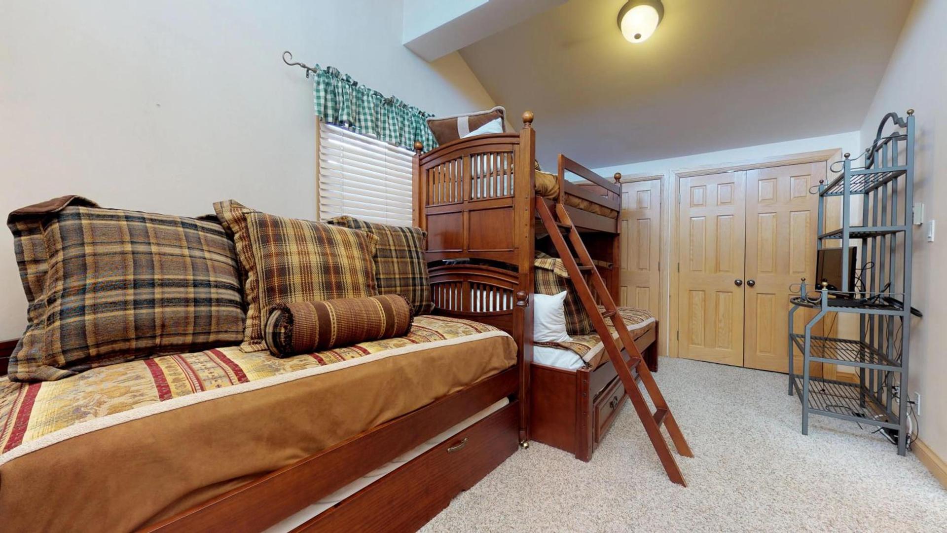 Enzian - CoralTree Residence Collection photo 22