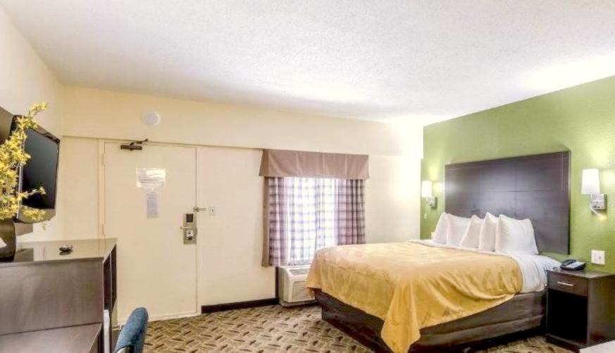 Quality Inn Tanglewood photo 35
