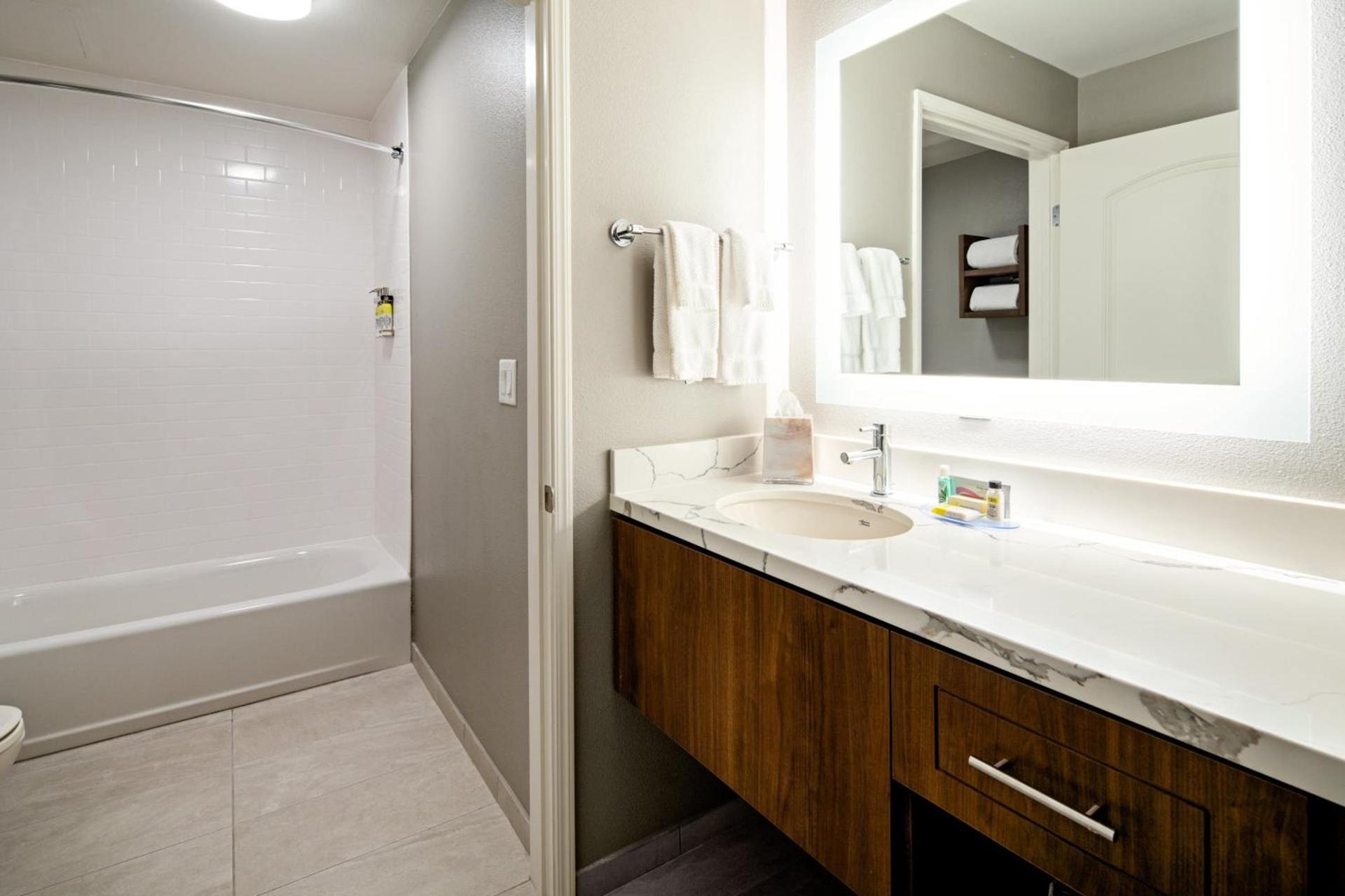 Staybridge Suites - Long Beach Airport by IHG photo 63