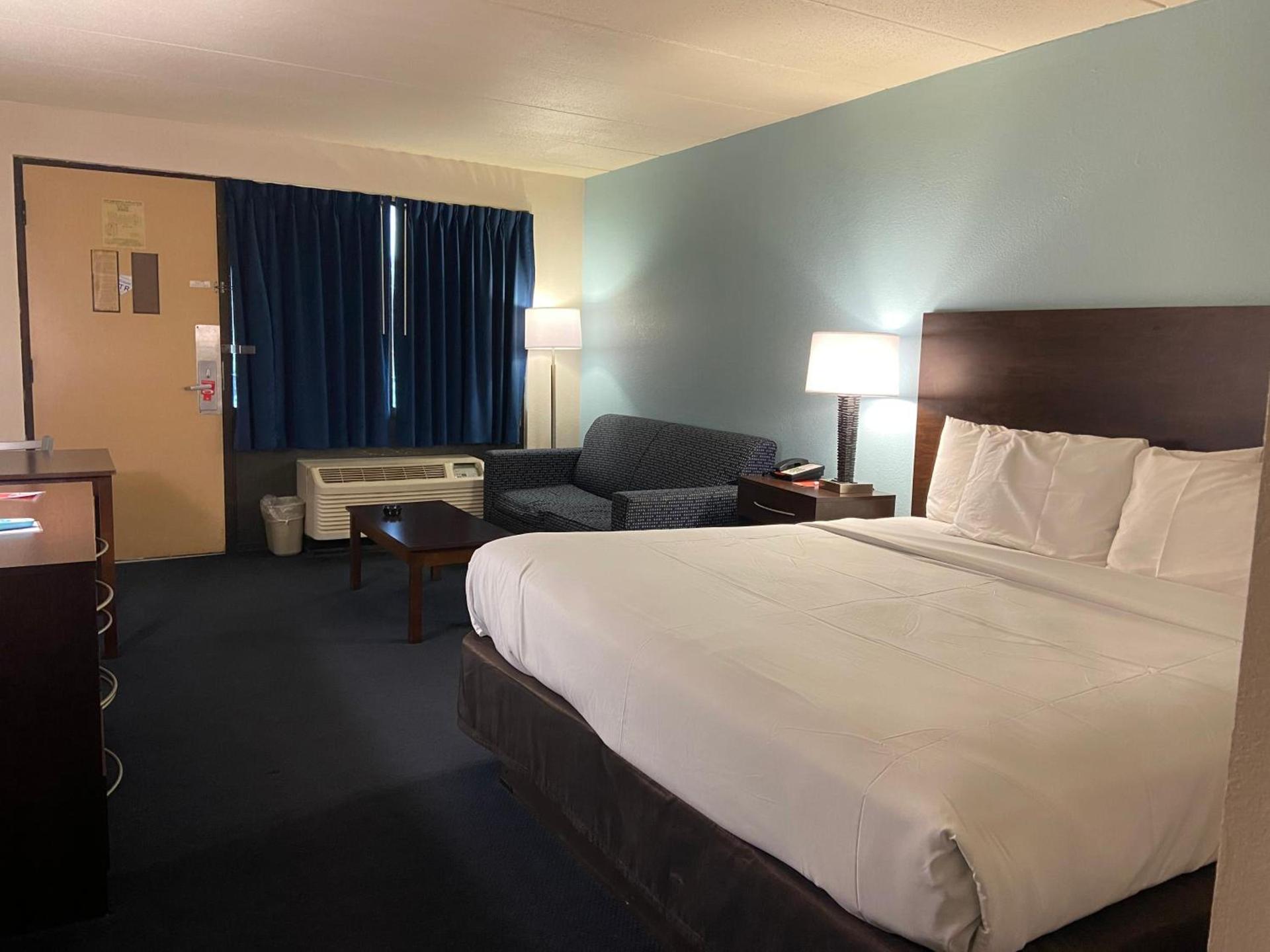 Econo Lodge Inn & Suites Rehoboth Beach photo 38