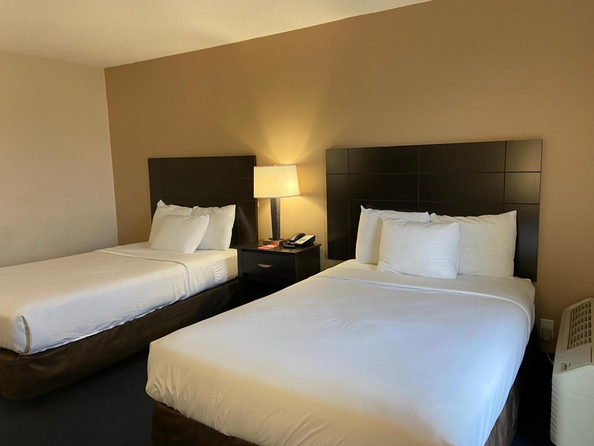 Econo Lodge Inn & Suites Rehoboth Beach photo 40