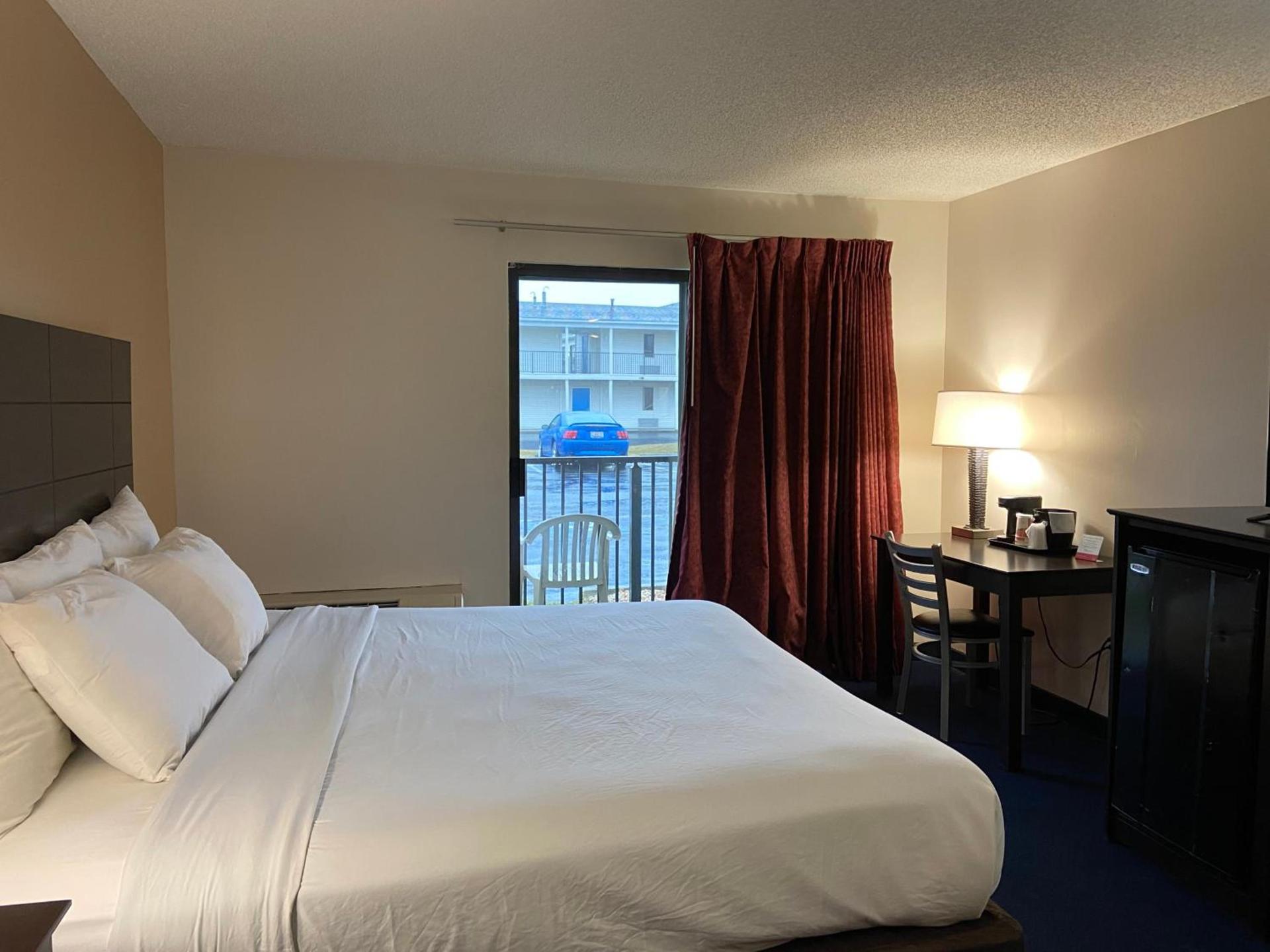 Econo Lodge Inn & Suites Rehoboth Beach photo 49