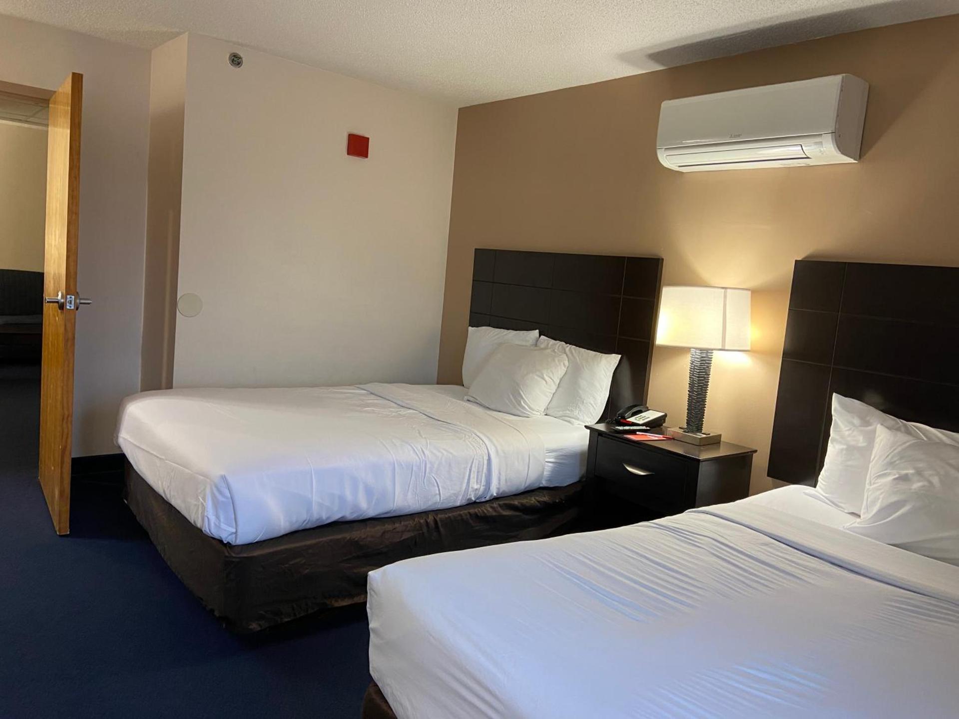 Econo Lodge Inn & Suites Rehoboth Beach photo 48