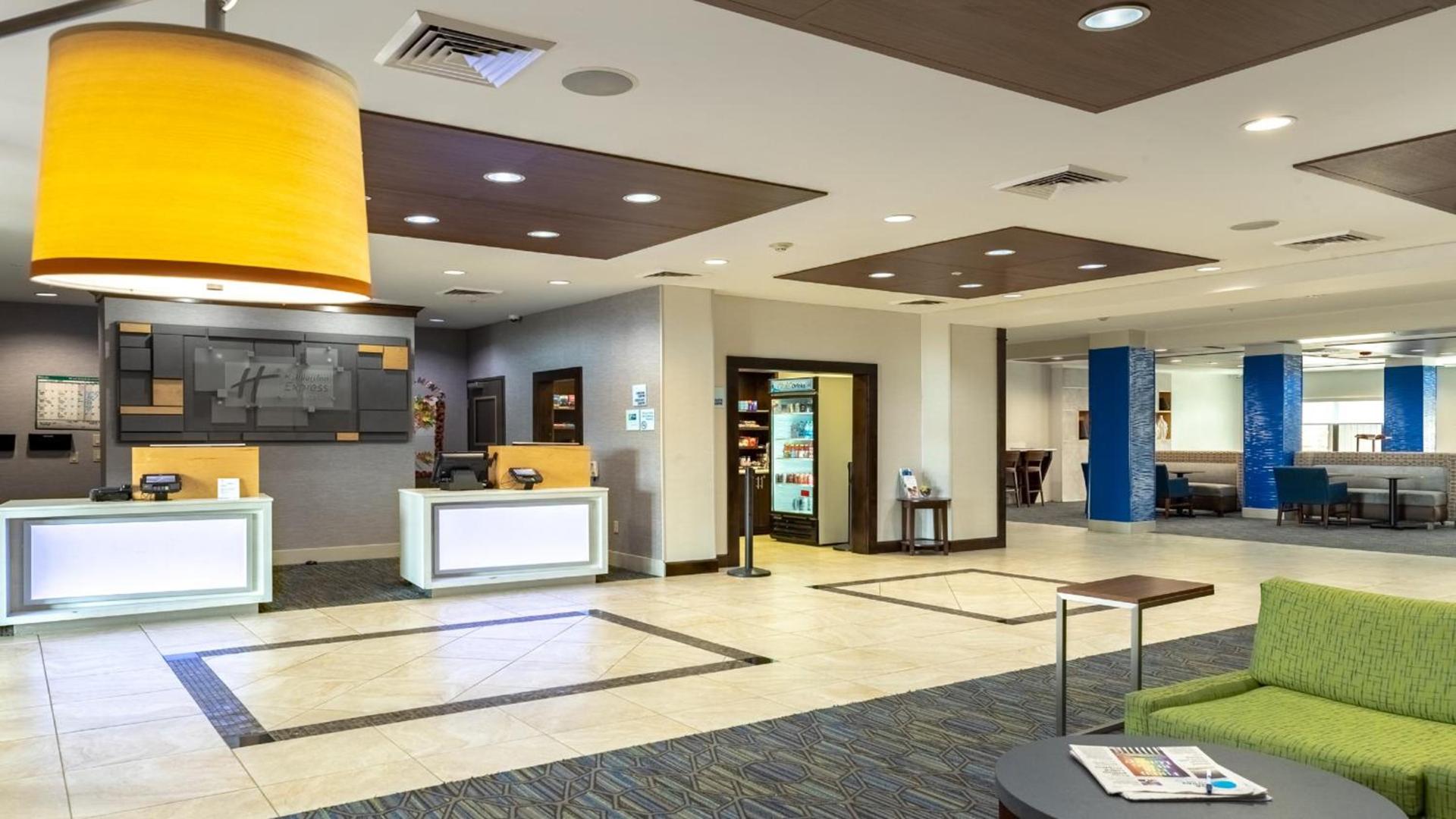 Holiday Inn Express & Suites Houston South - Near Pearland by IHG photo 16