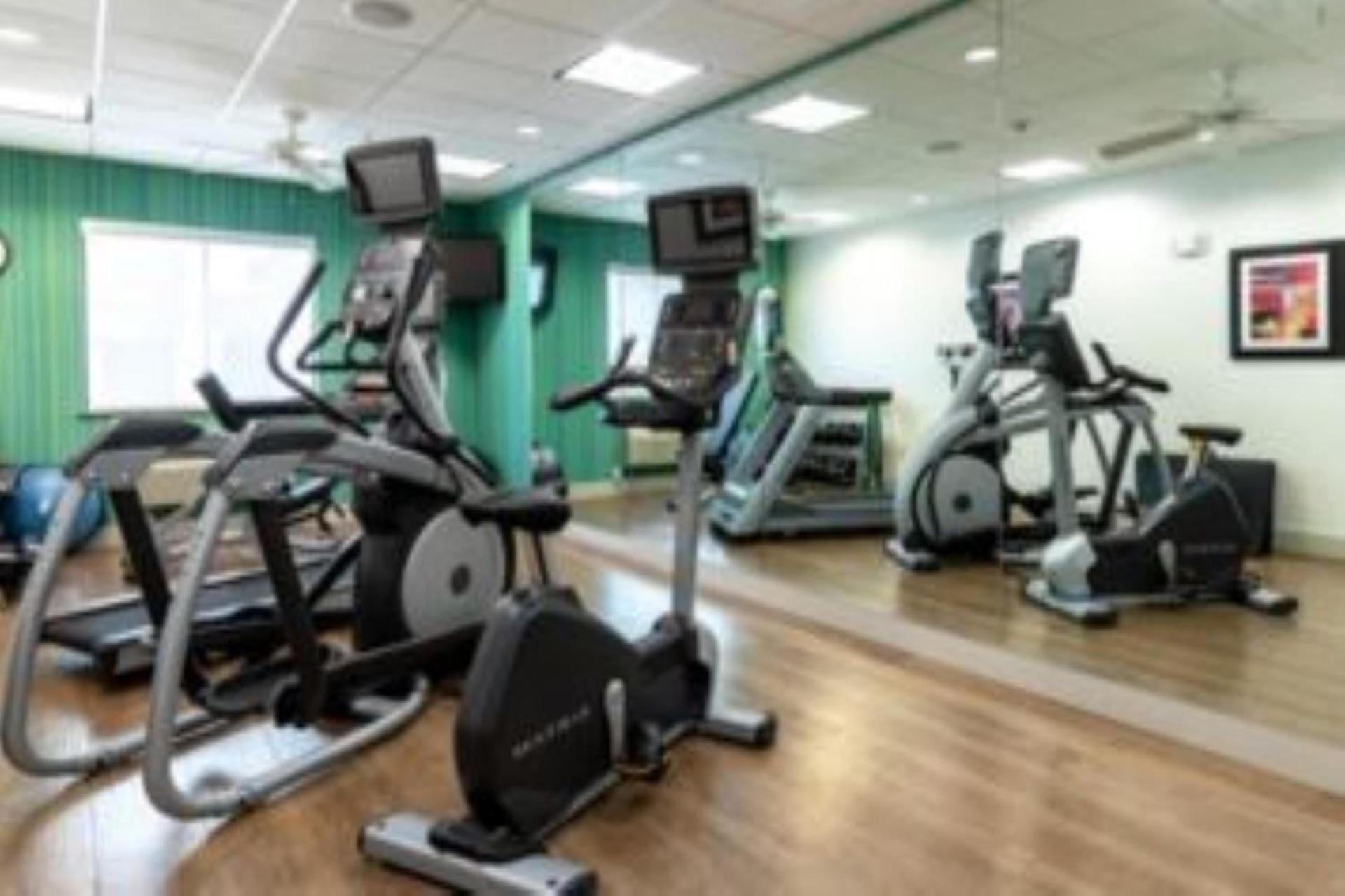 Holiday Inn Express & Suites Houston South - Near Pearland by IHG photo 18