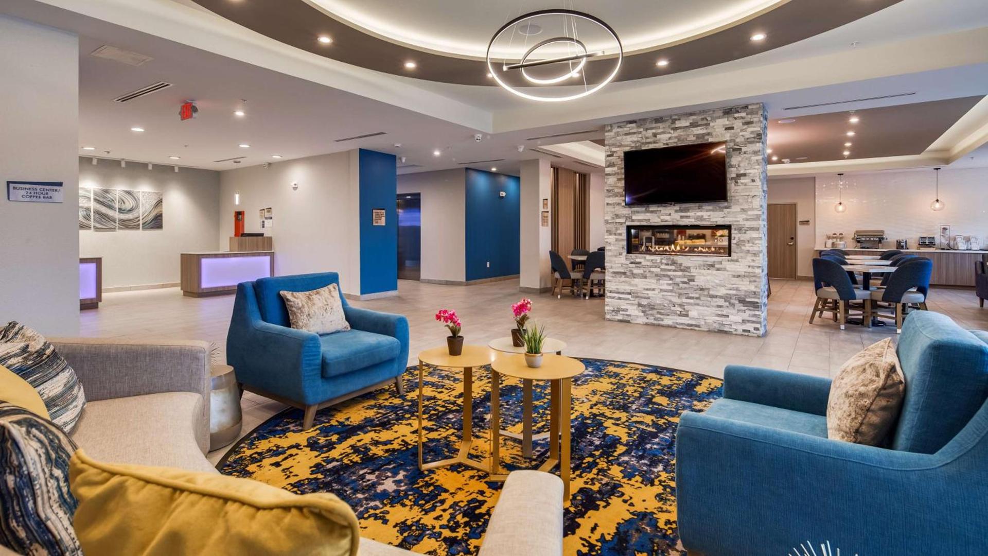 Best Western Plus Mid County photo 2