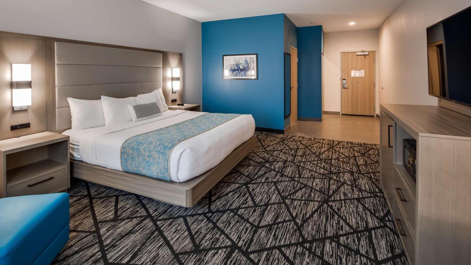 Best Western Plus Mid County photo 4