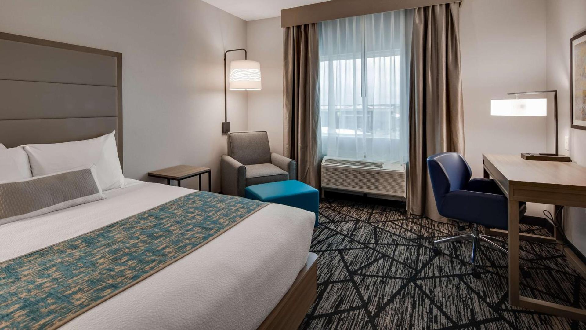 Best Western Plus Mid County photo 8