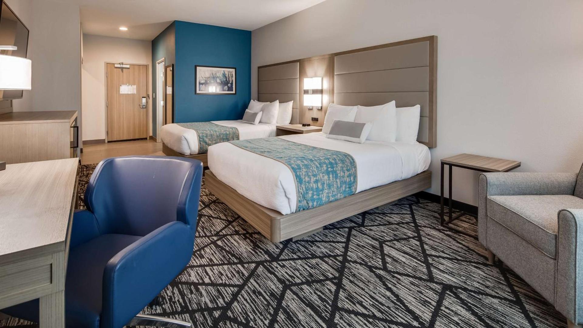 Best Western Plus Mid County photo 9