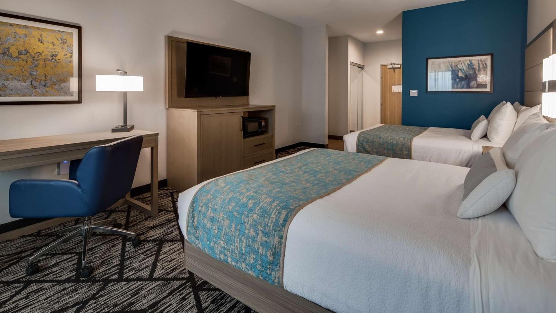 Best Western Plus Mid County photo 23