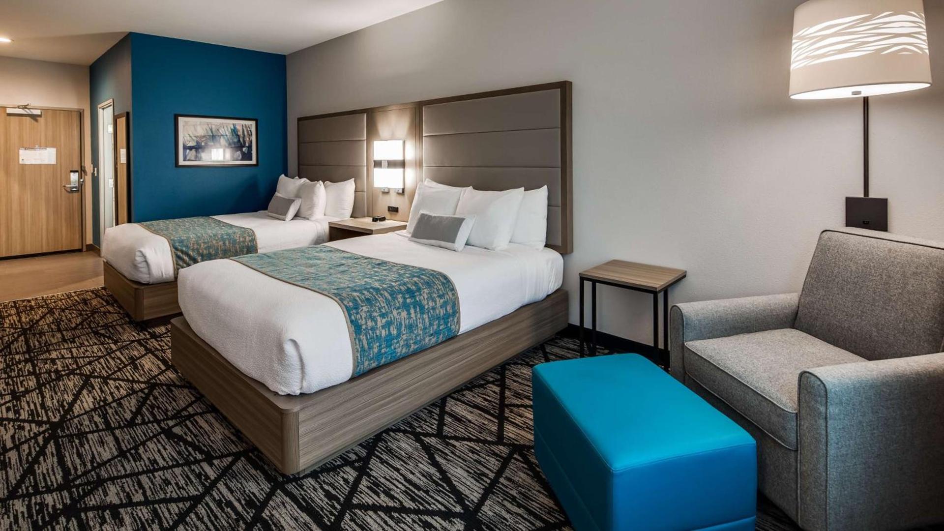 Best Western Plus Mid County photo 12
