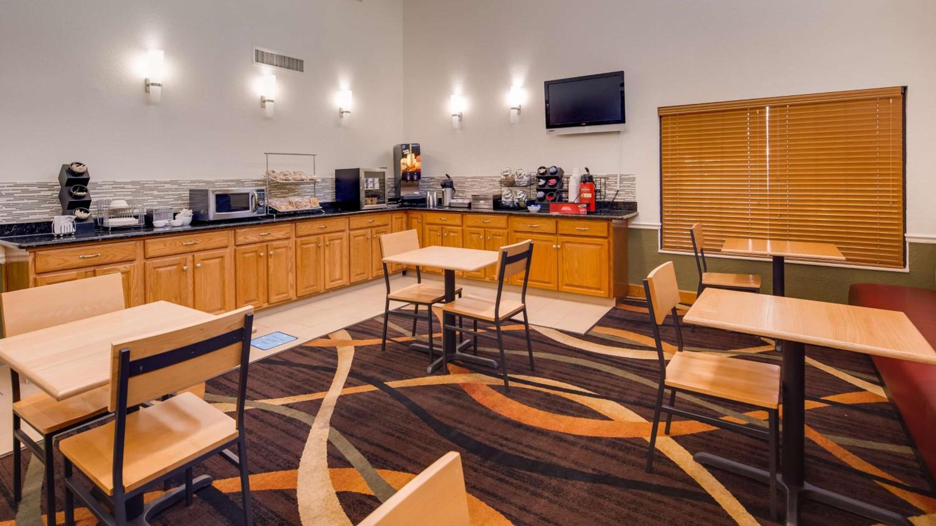 Best Western Rayne Inn photo 14