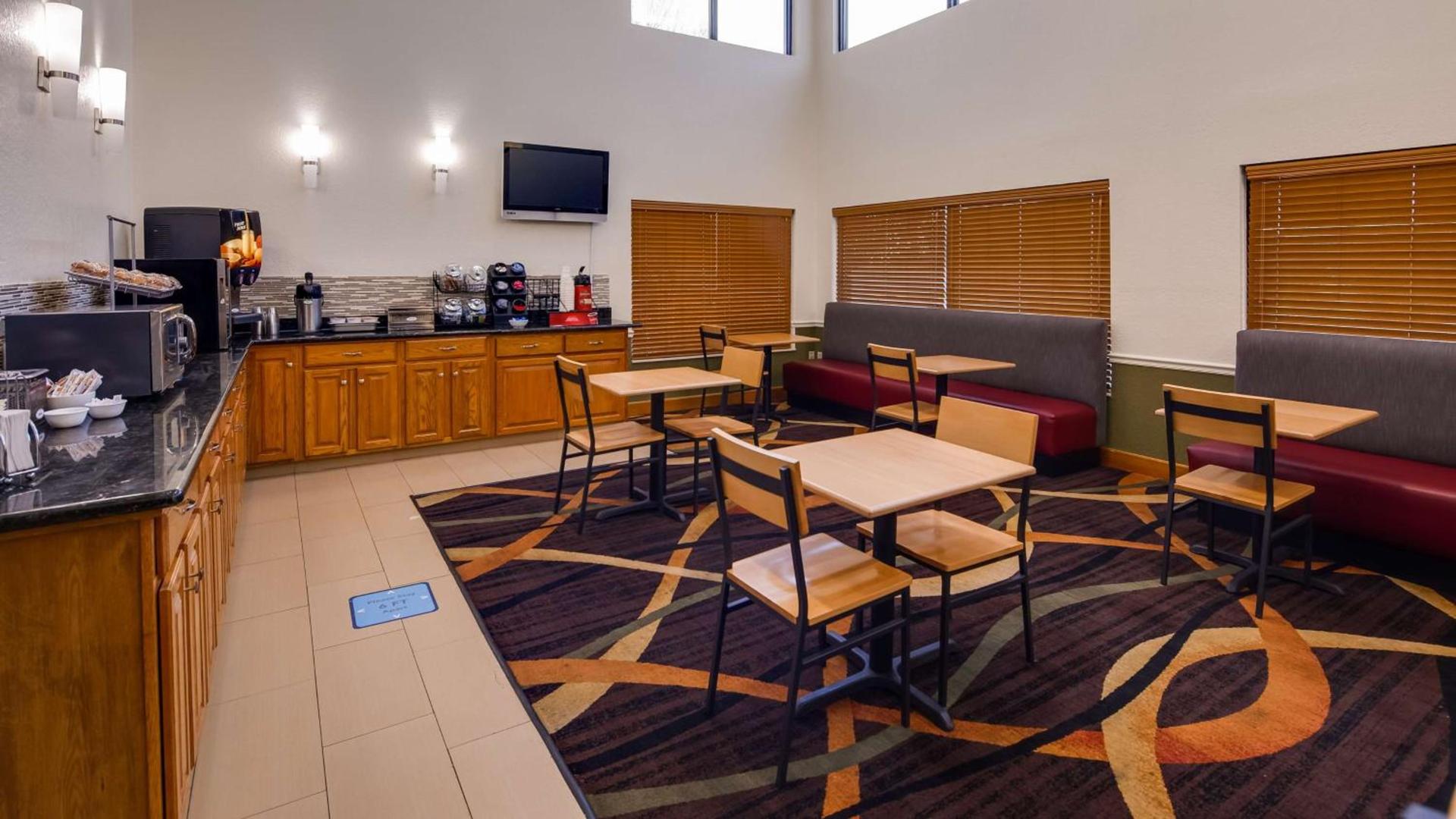 Best Western Rayne Inn photo 5