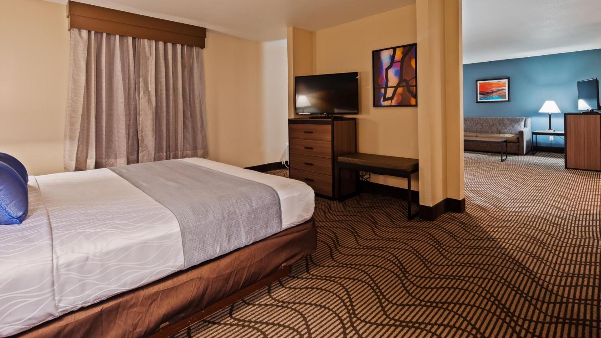 Best Western Plus Heritage Inn photo 27