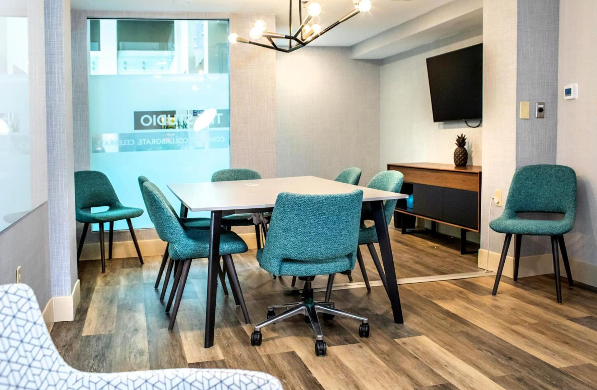 Crowne Plaza Charleston by IHG photo 78