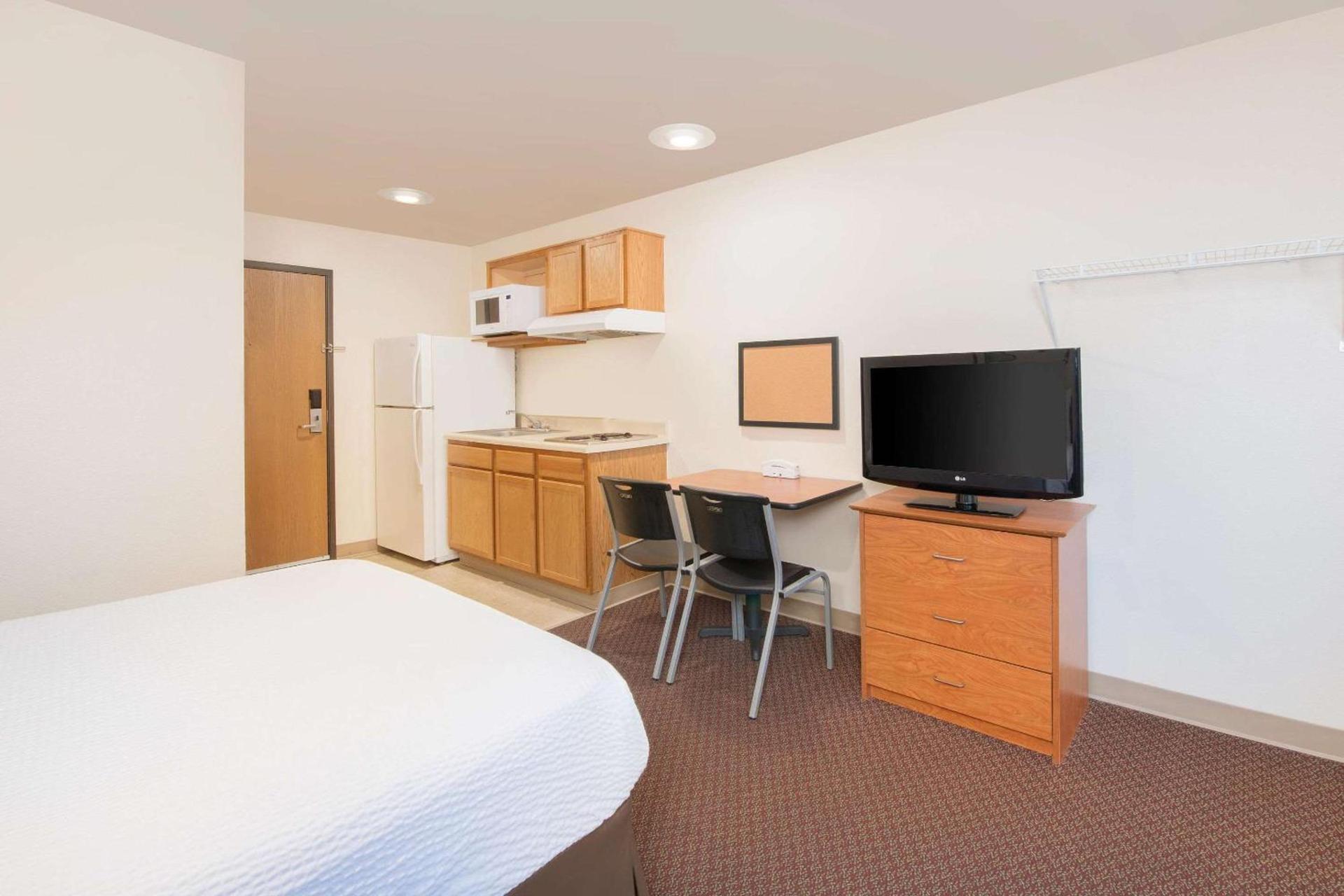 WoodSpring Suites Columbus near Fort Benning photo 8