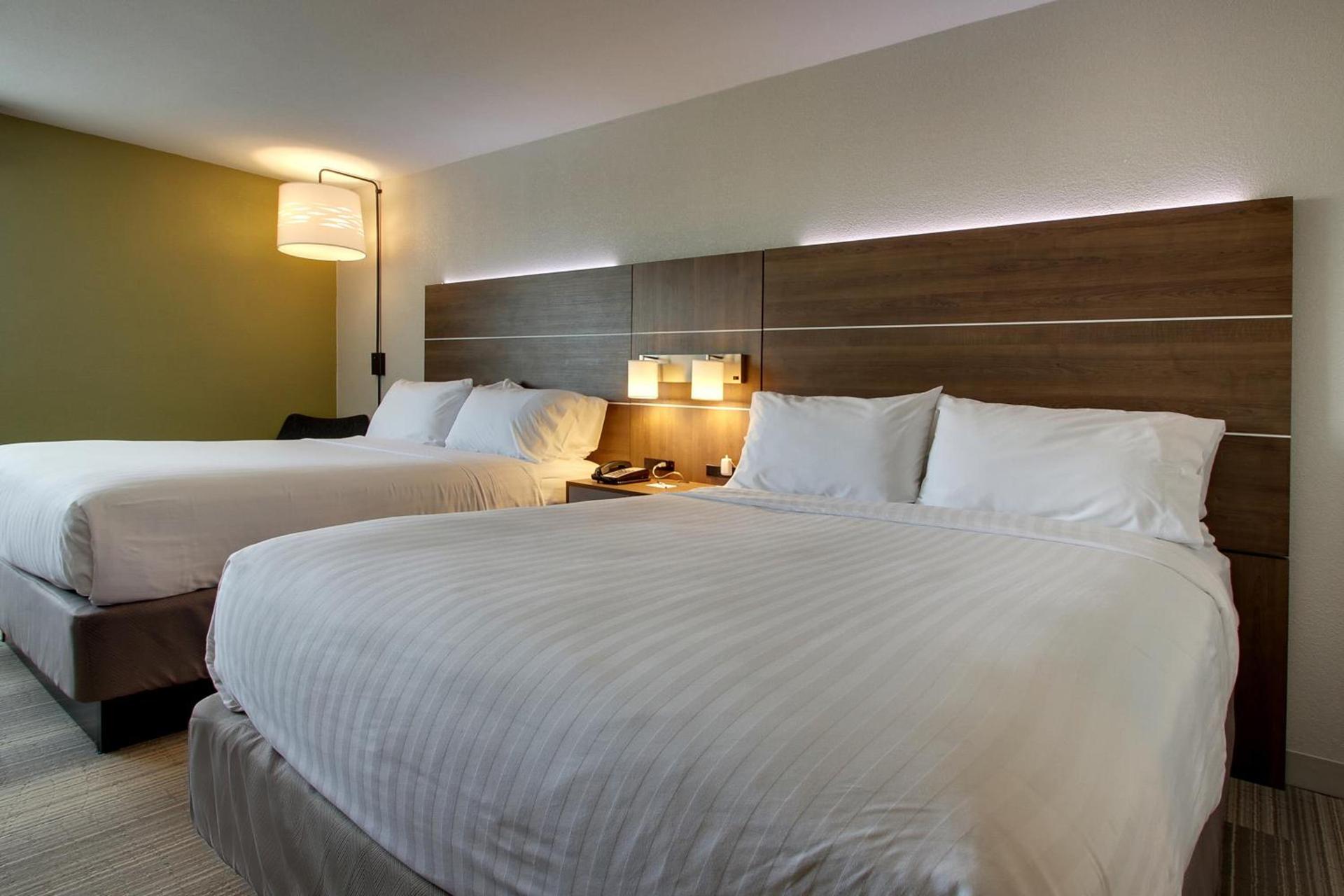 Holiday Inn Express & Suites Wapakoneta by IHG photo 4