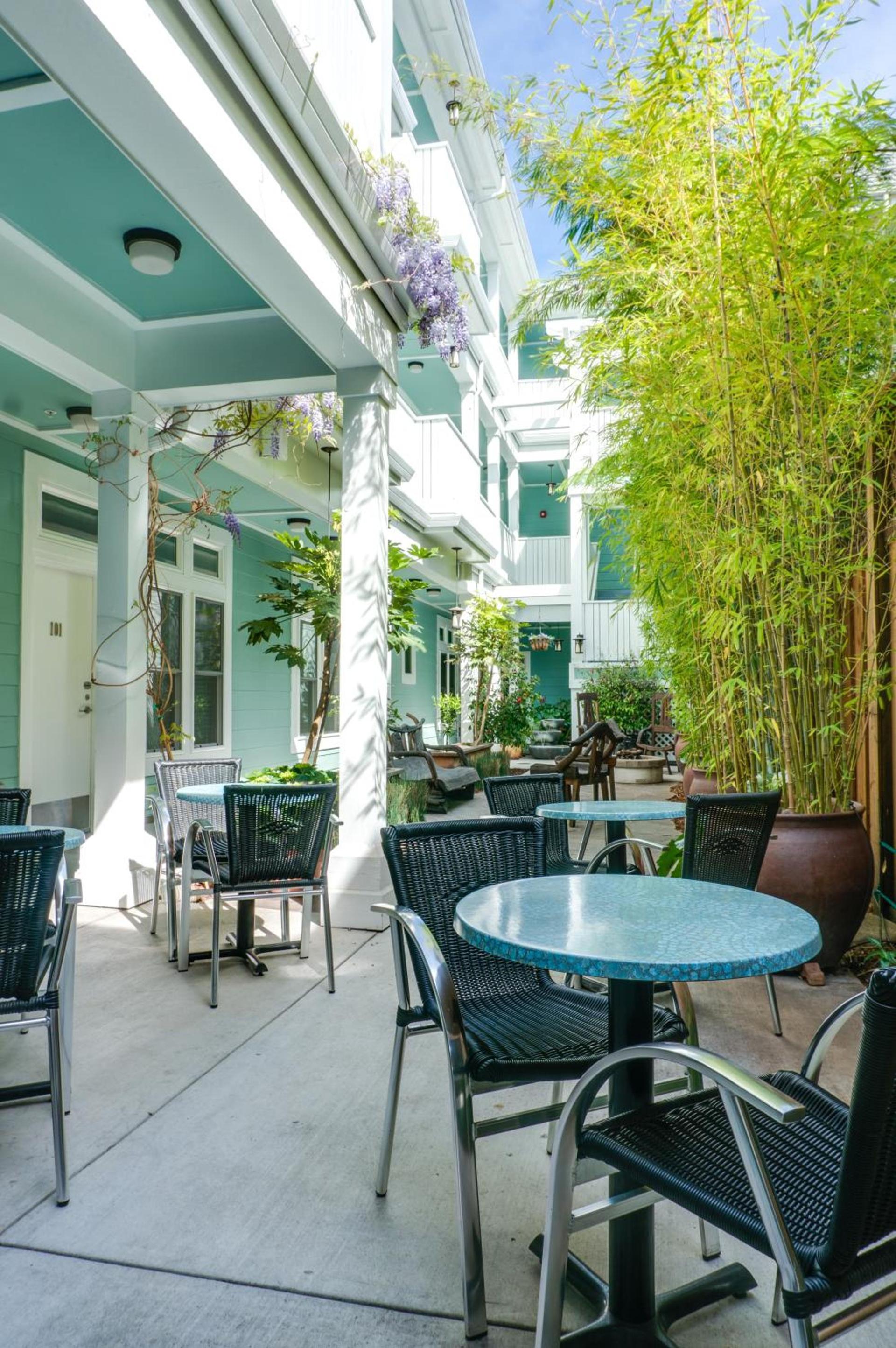 Pacific Blue Inn photo 24