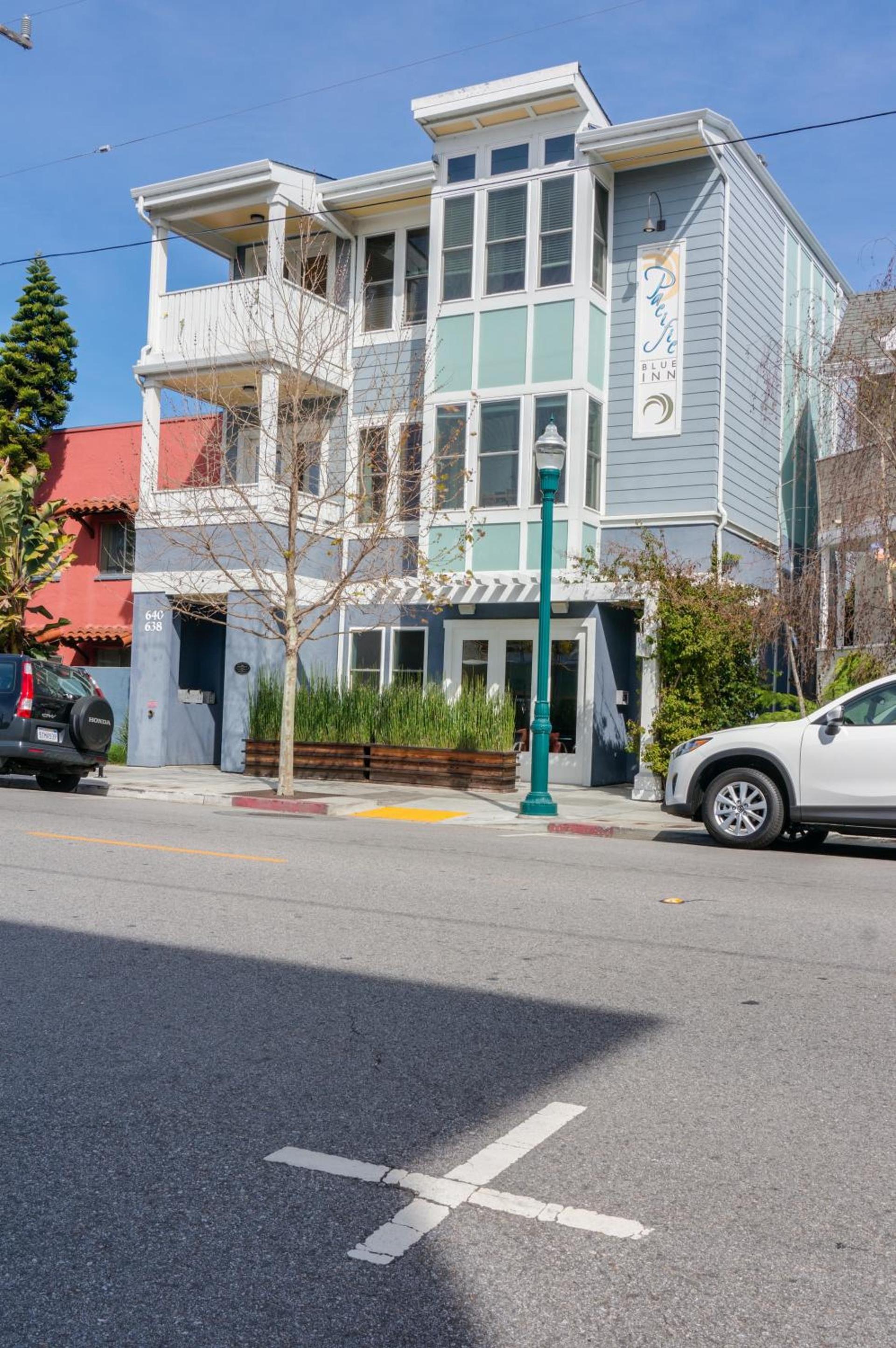 Pacific Blue Inn photo 7