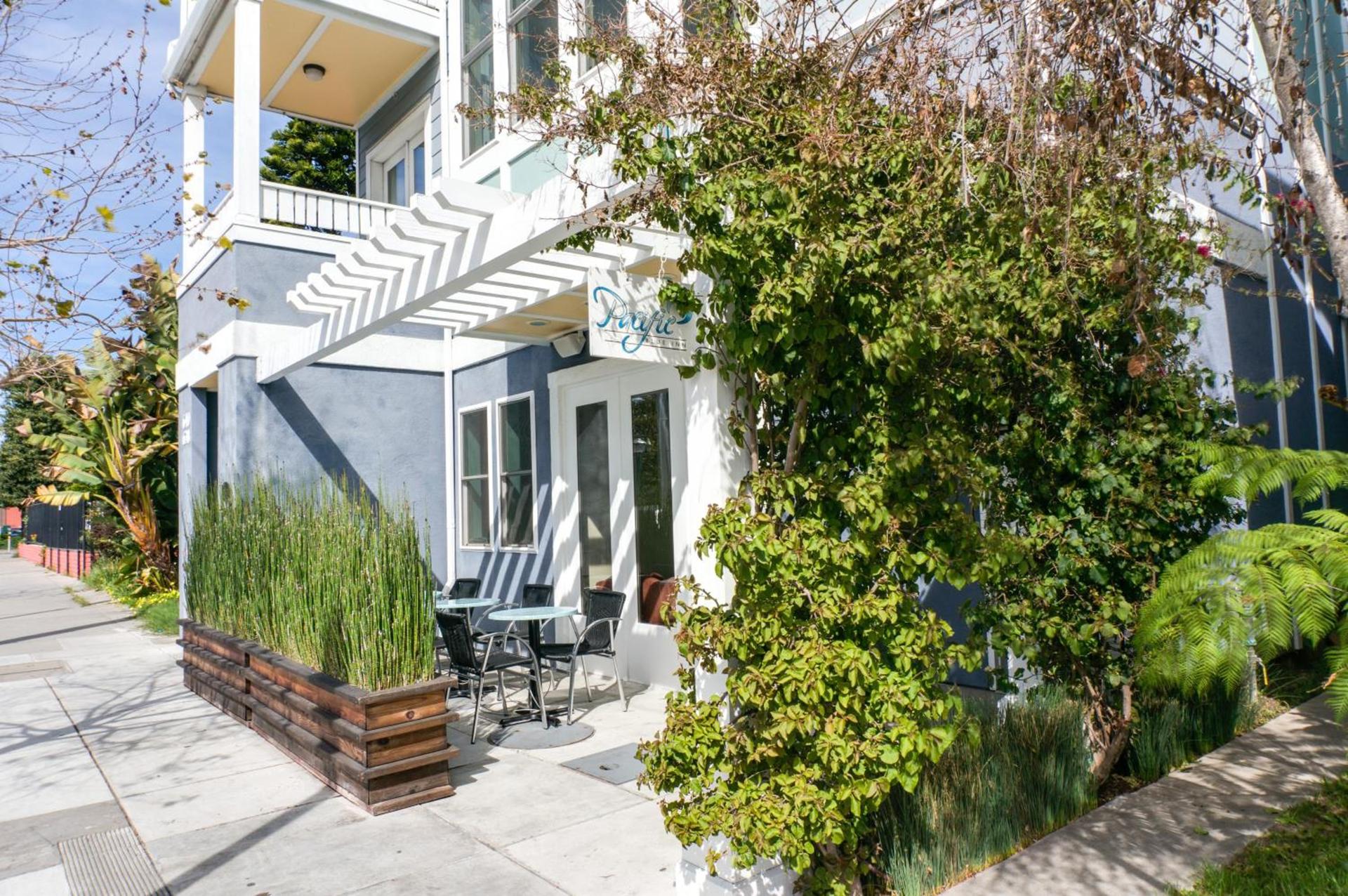 Pacific Blue Inn photo 8