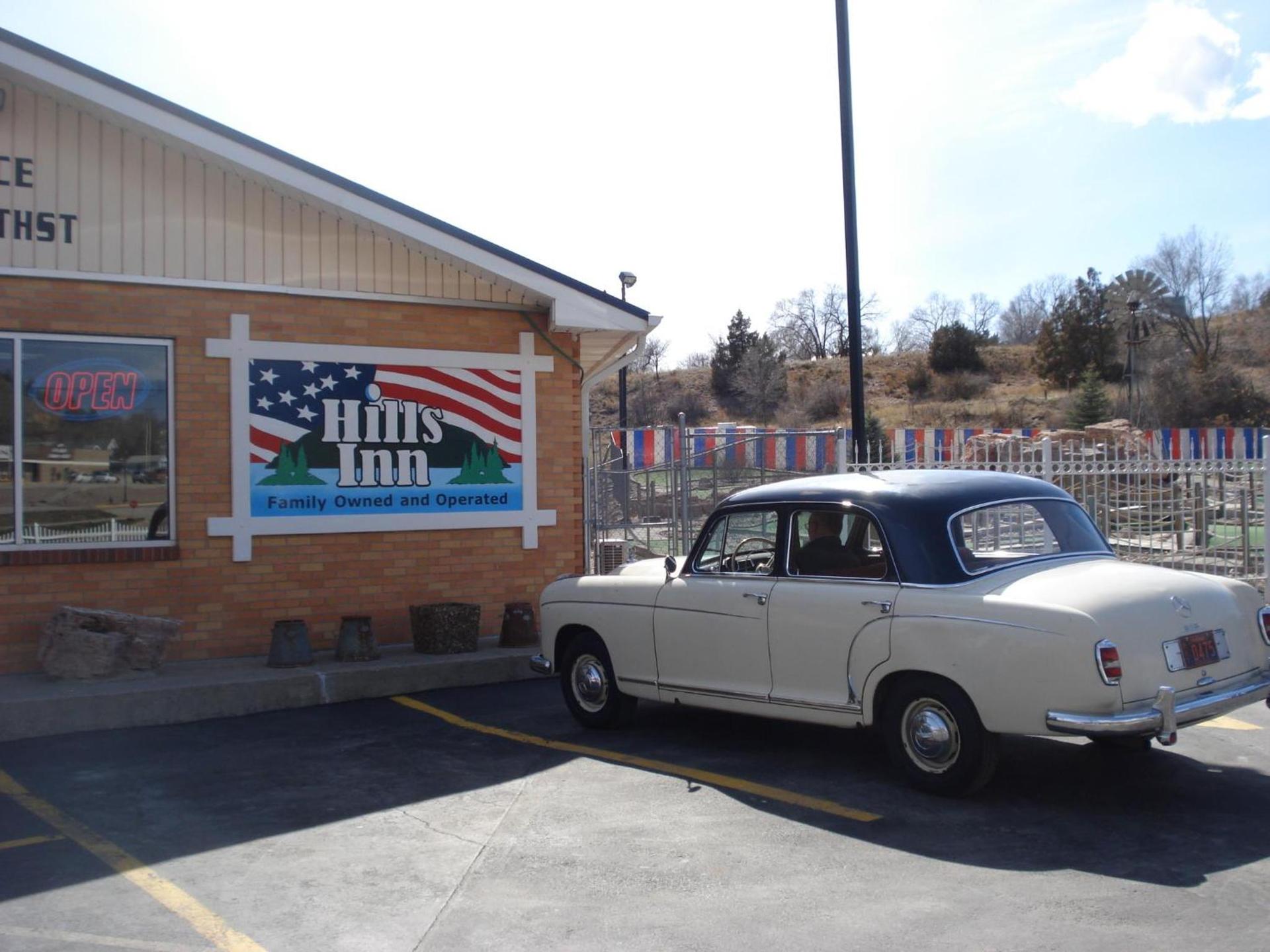 Hills Inn photo 25