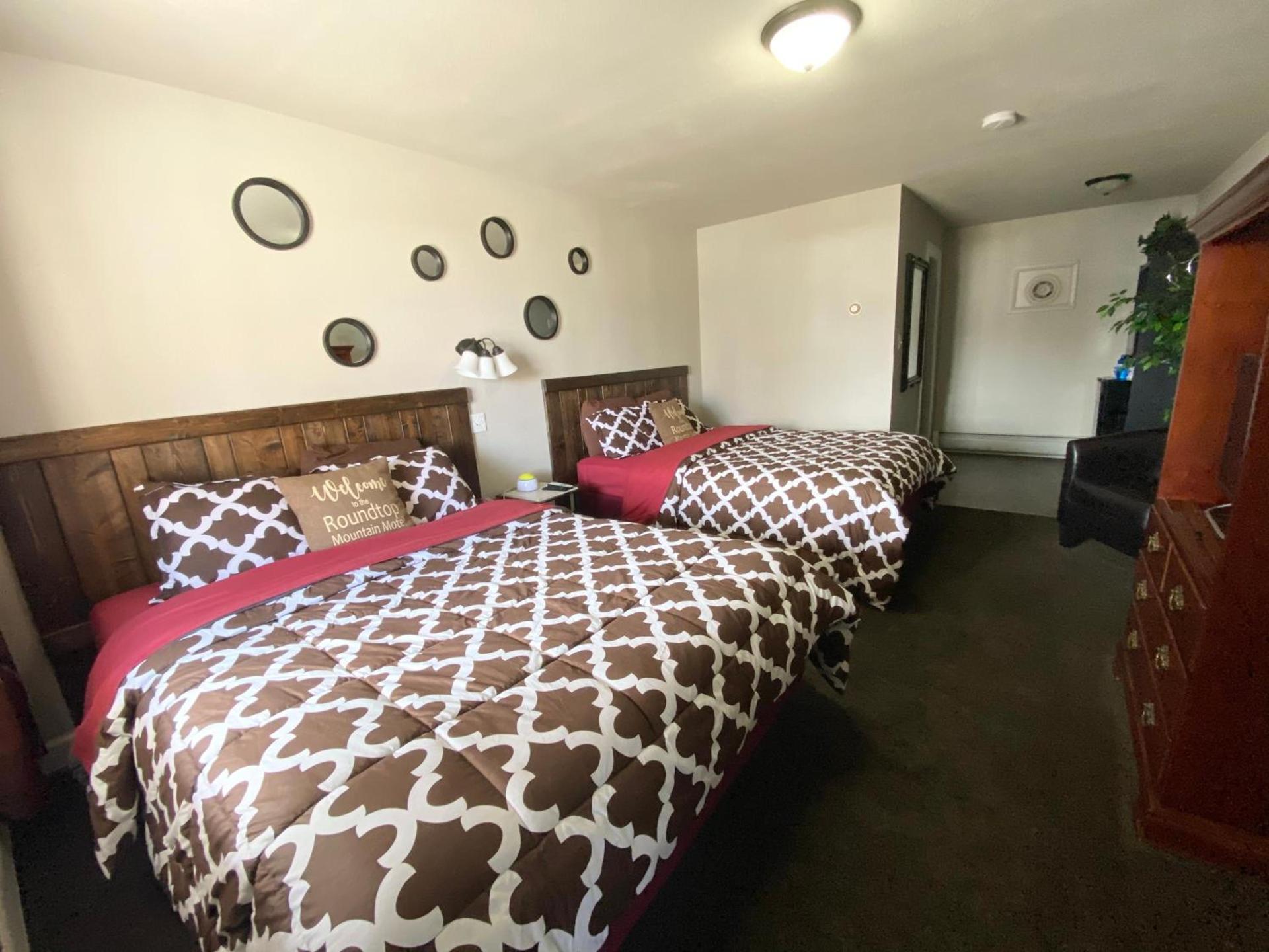 Roundtop Mountain Vista - Cabins and Motel photo 26