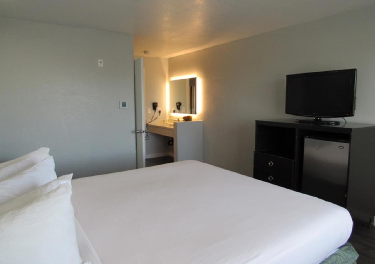 Capri Suites Anaheim photo 14