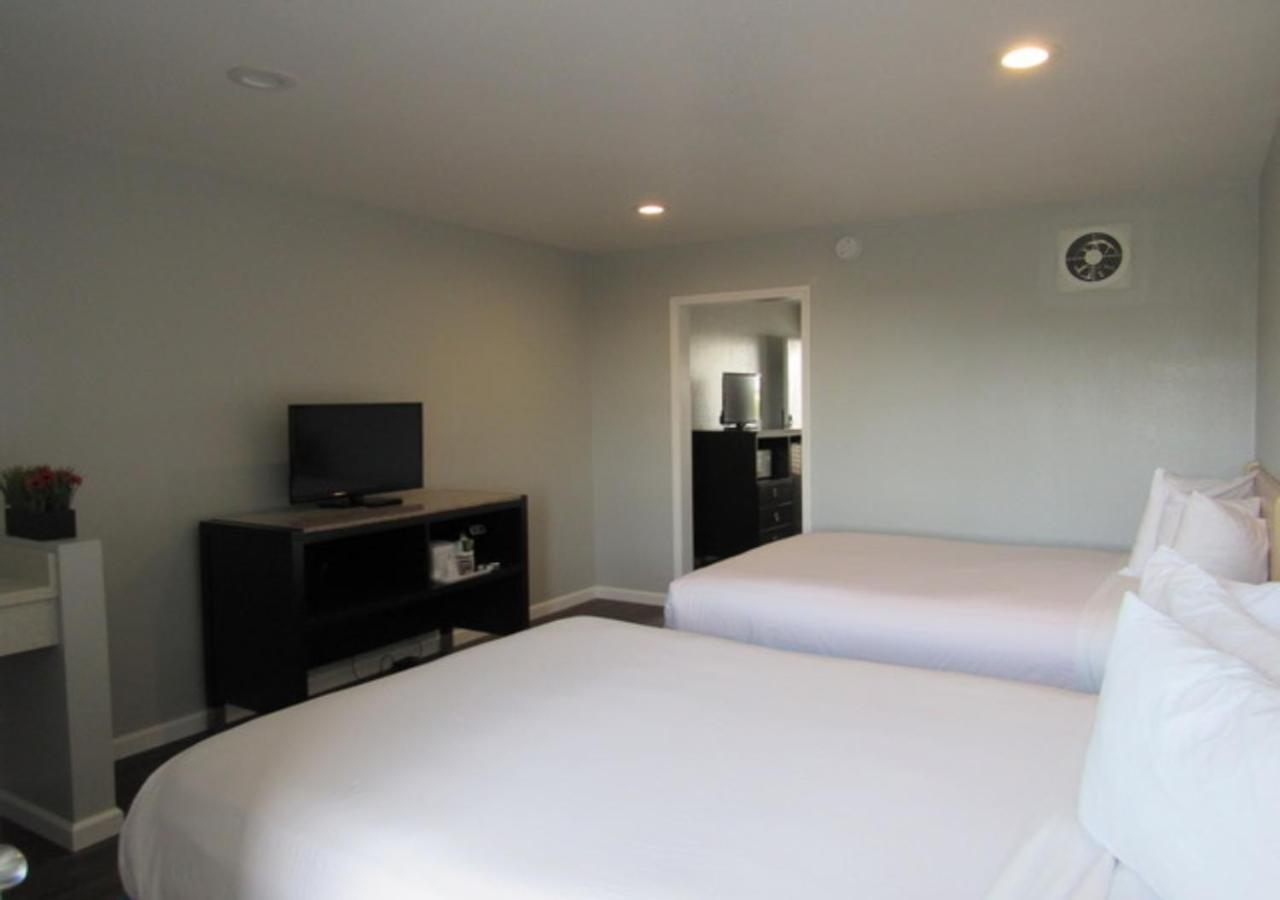 Capri Suites Anaheim photo 16
