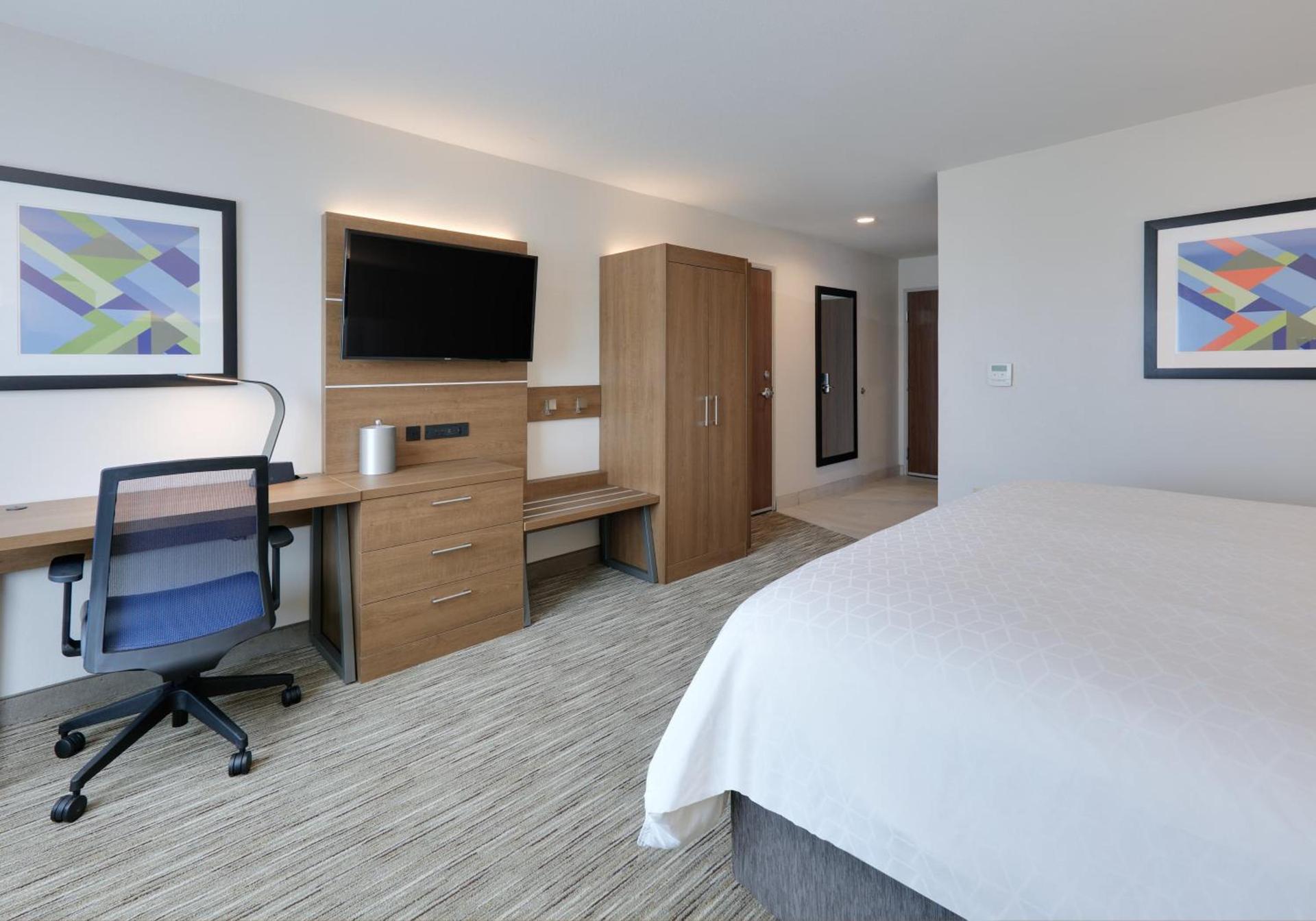 Holiday Inn Express & Suites San Antonio NW near SeaWorld by IHG photo 58