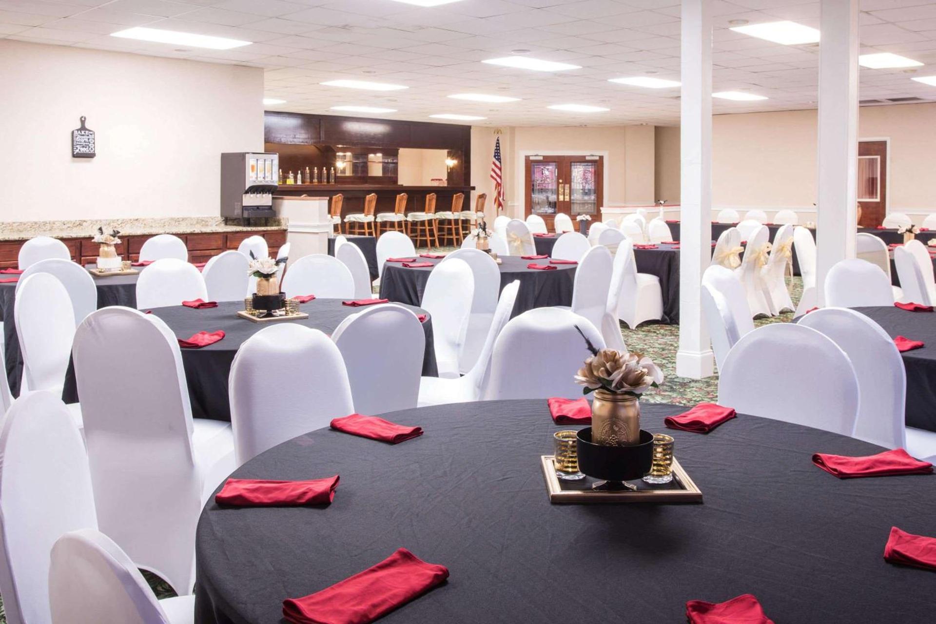Ramada by Wyndham & Suites Warner Robins photo 9