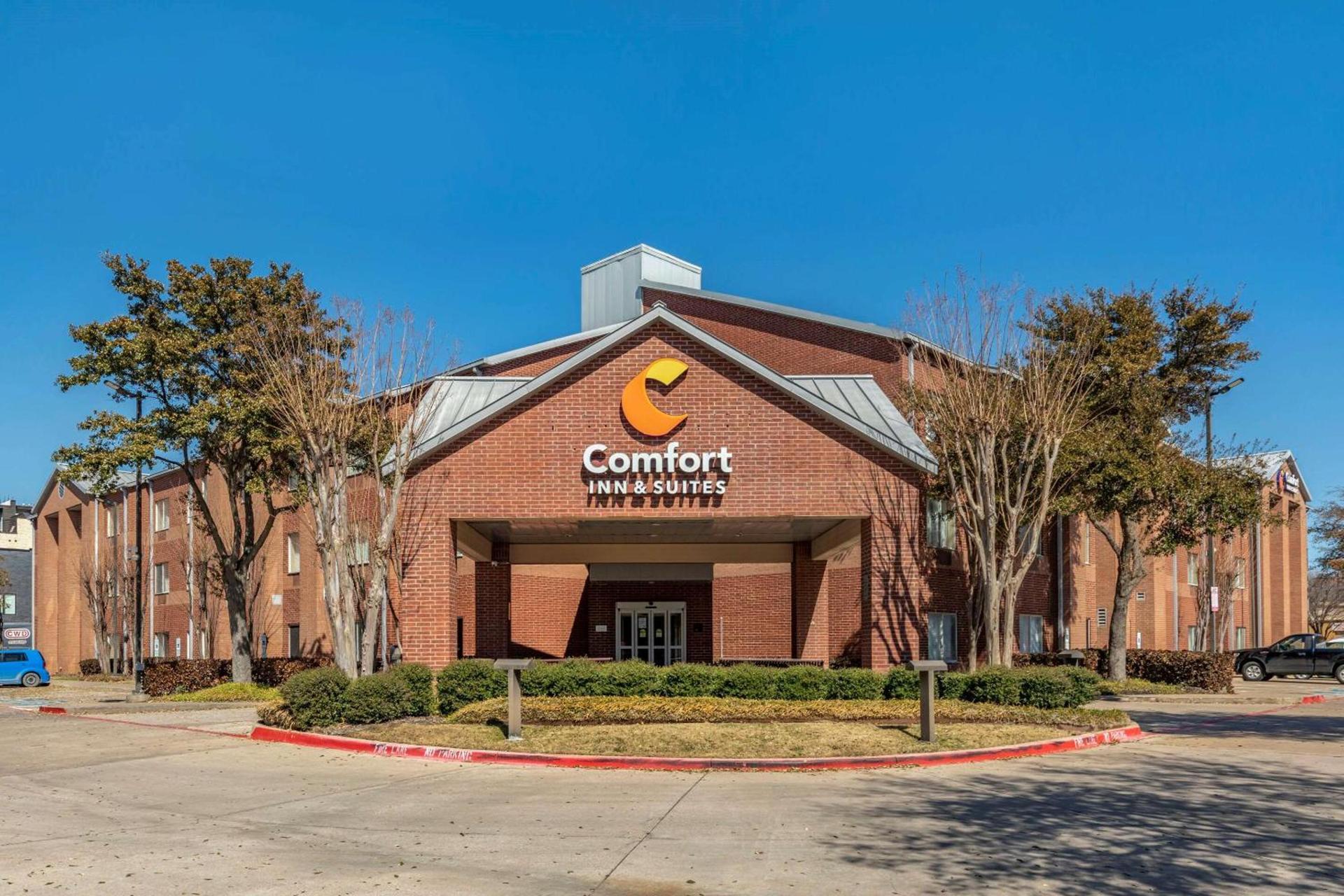 Comfort Inn & Suites North Dallas-Addison photo 1